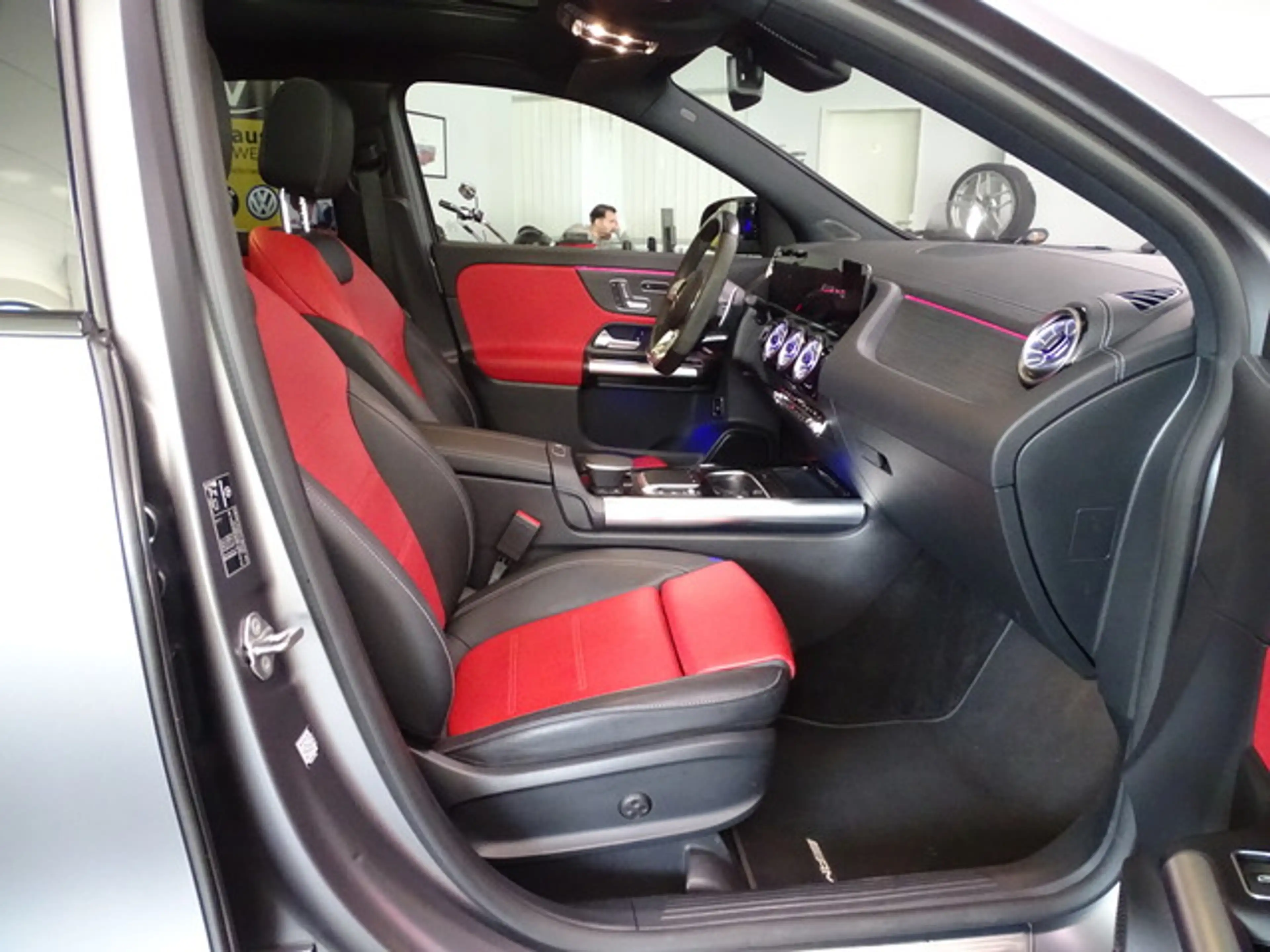 Mercedes-Benz GLA 45 AMG S 4M Magno Night Dist LED Pano 360Cam — photo 11