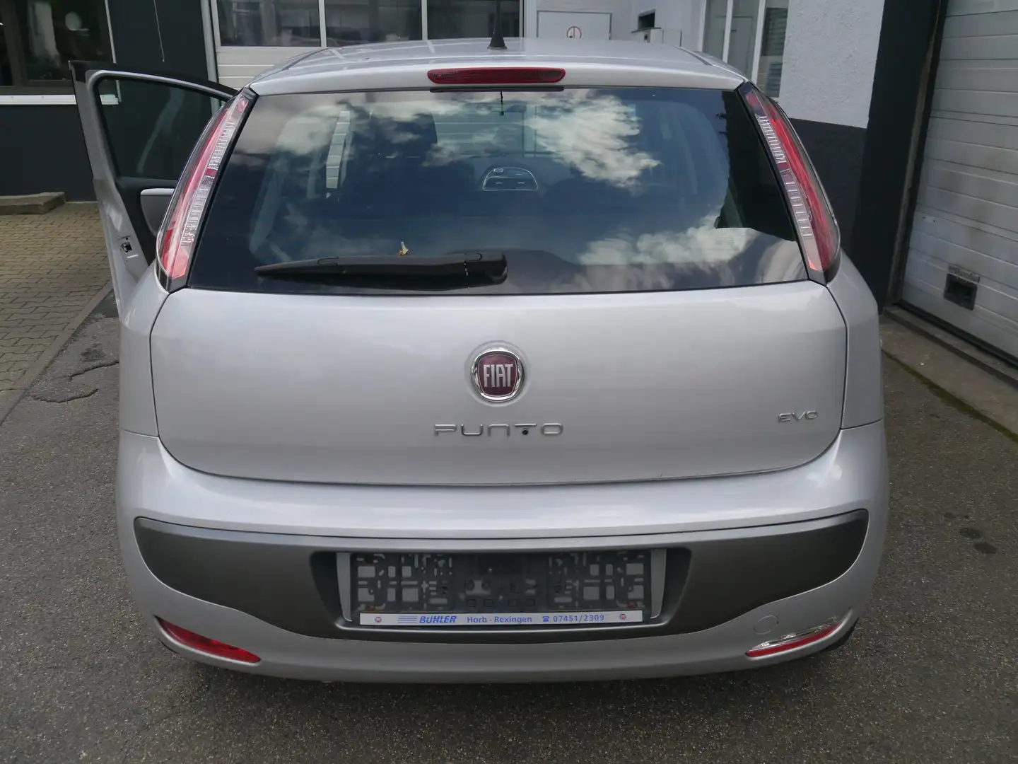 Fiat Punto Evo Punto EVO  5-Türer 1.4 8V Dynamic Grau - 2
