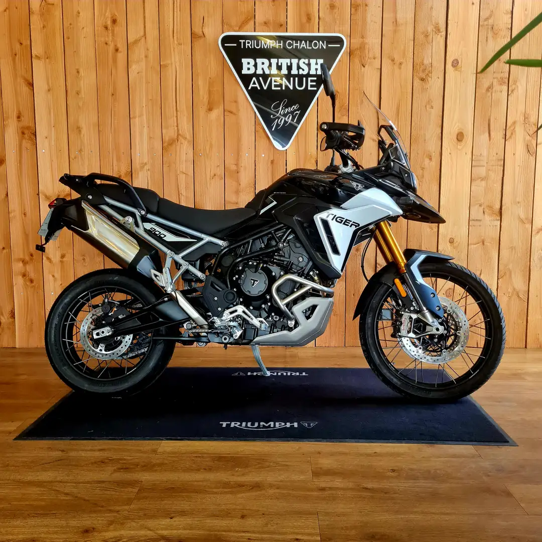 Triumph Tiger 900 - 1