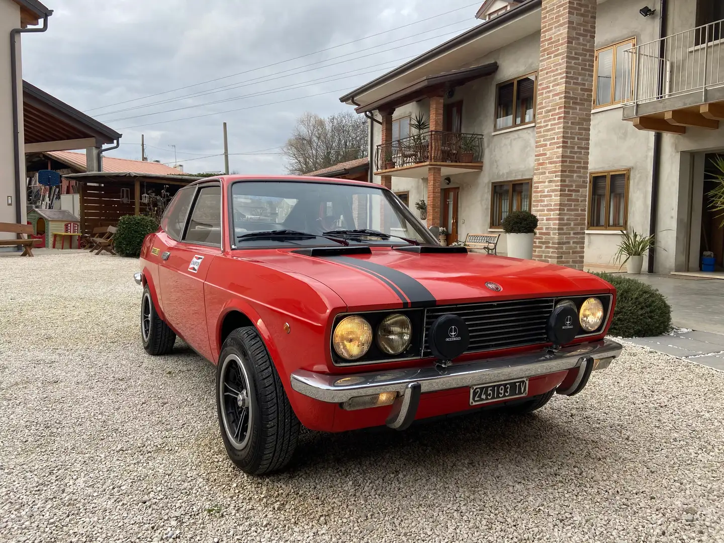 Fiat 128 Sport Lusso Rosso - 1
