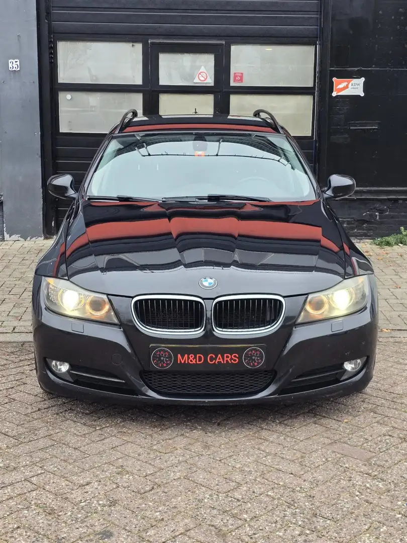 BMW 320 3-serie Touring 320d Business Line AUTOMAAT/AIRCO/ Zwart - 2