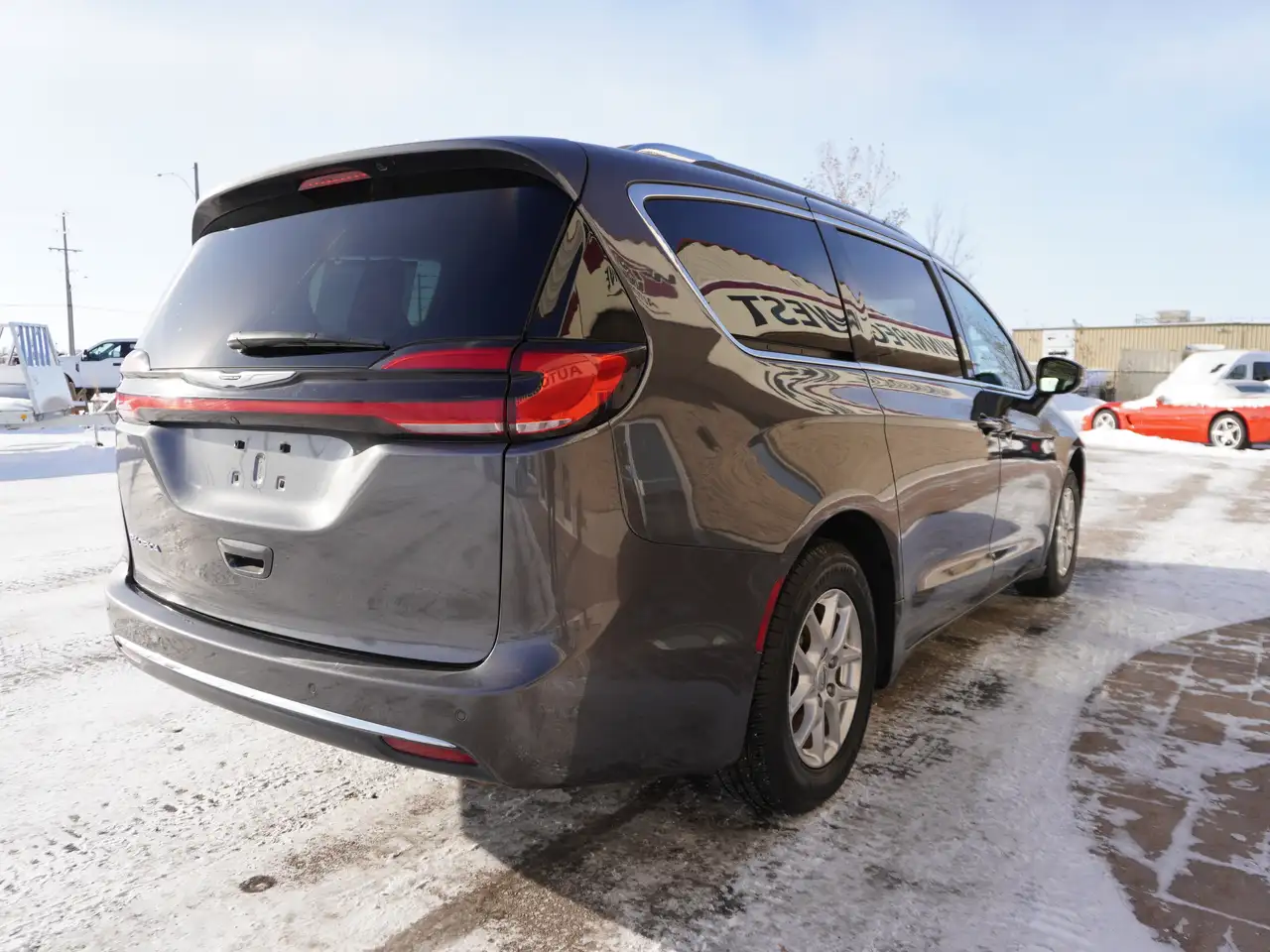 Chrysler Pacifica снимка Chrysler Pacifica