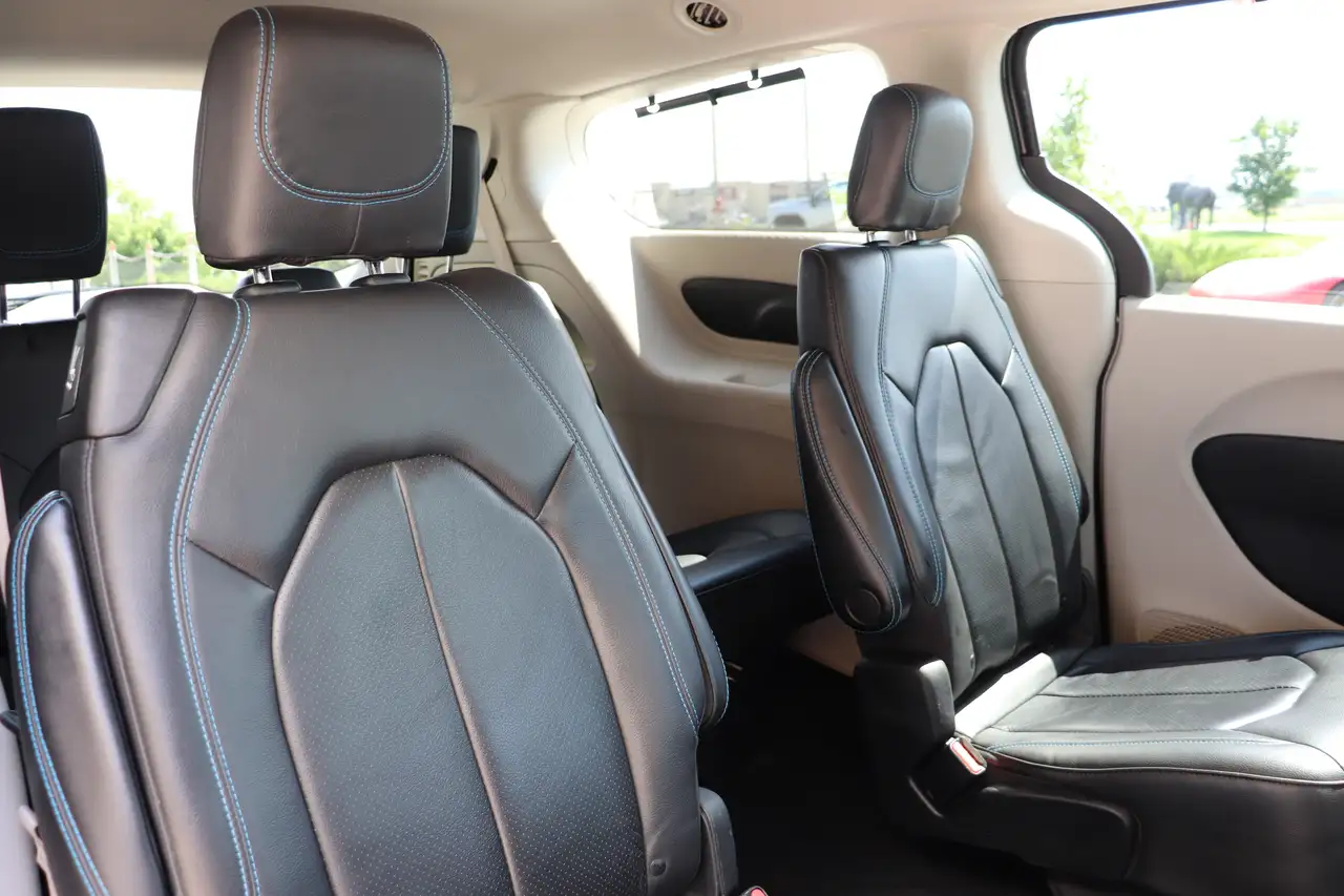 Chrysler Pacifica снимка Chrysler Pacifica