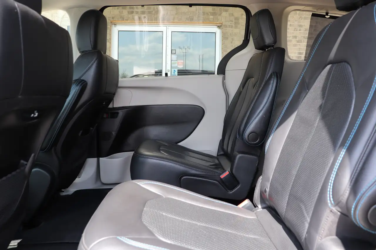Chrysler Pacifica снимка Chrysler Pacifica