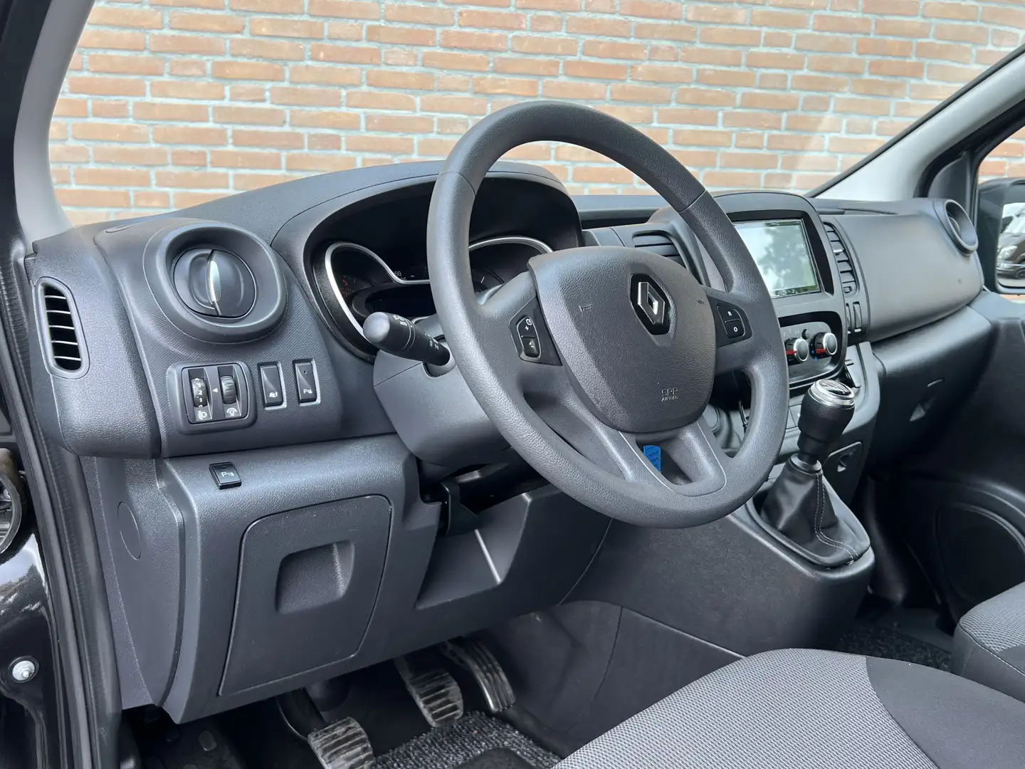 Renault Trafic 2.0dCi 145PK Lang / Black Edition / Navigatie / Ca Zwart - 2