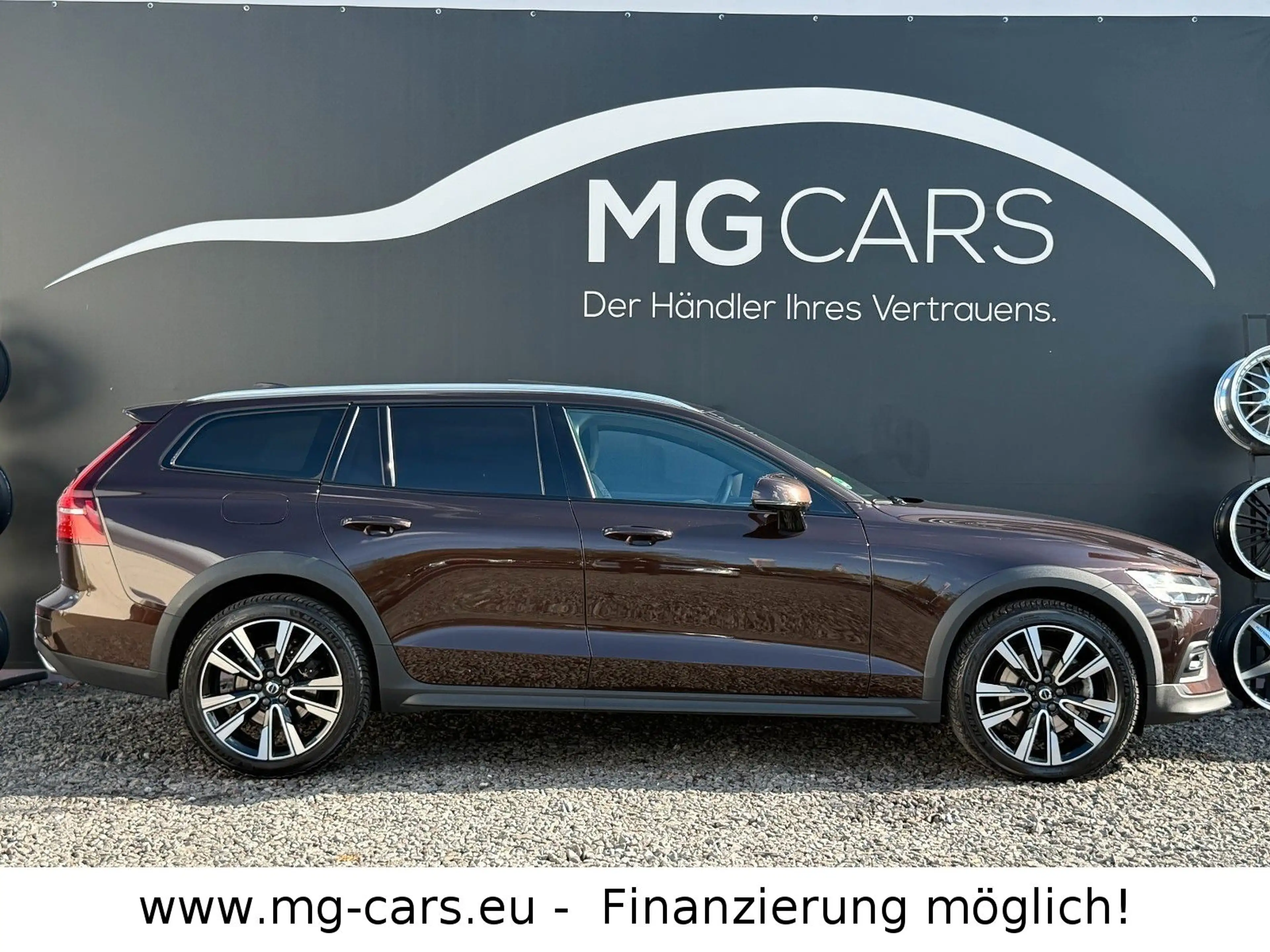 Volvo V60 Cross Country Pro AWD~HUD~360°KAM~B&W~Pano! — photo 3