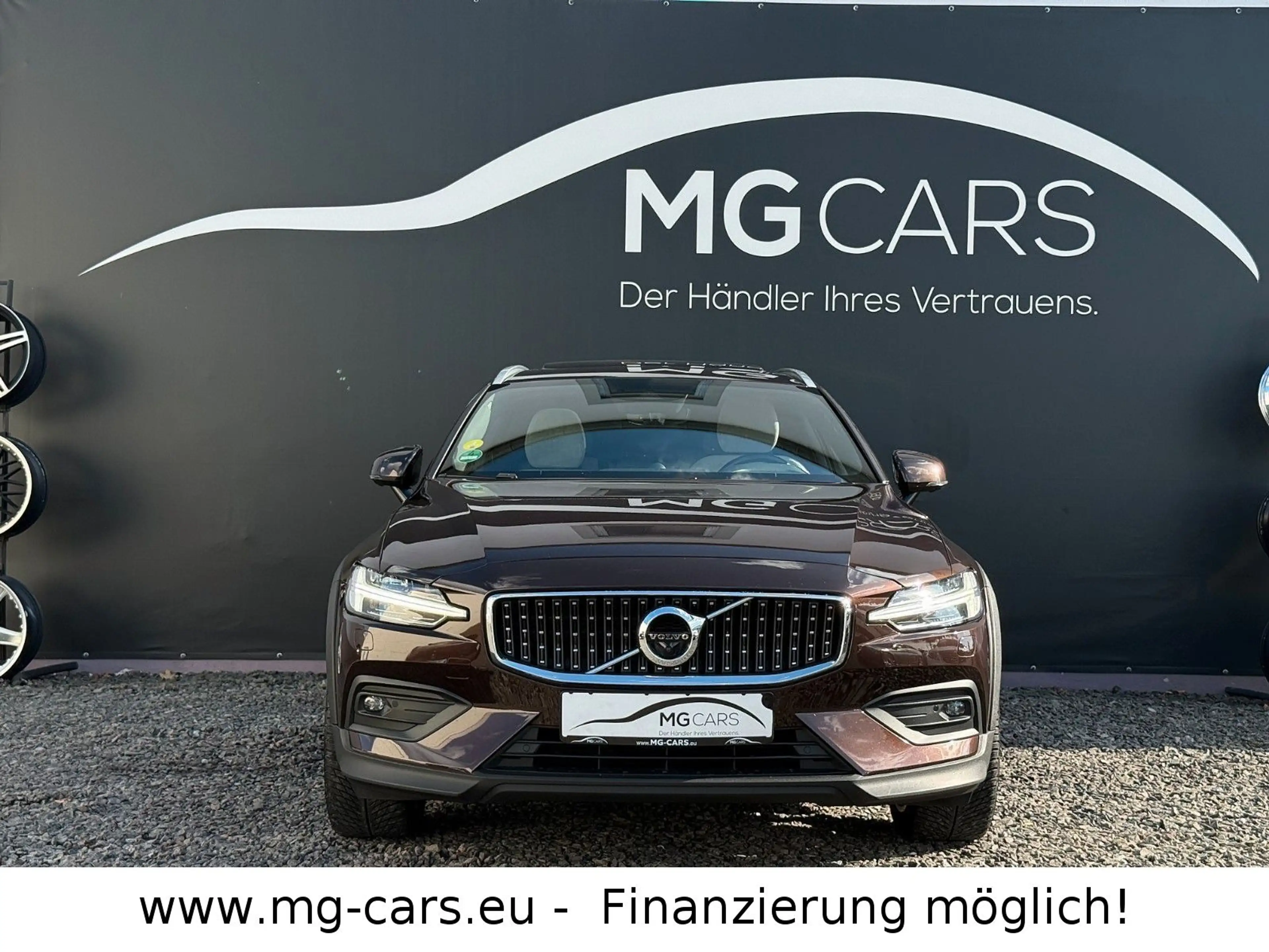 Volvo V60 Cross Country Pro AWD~HUD~360°KAM~B&W~Pano! — photo 4