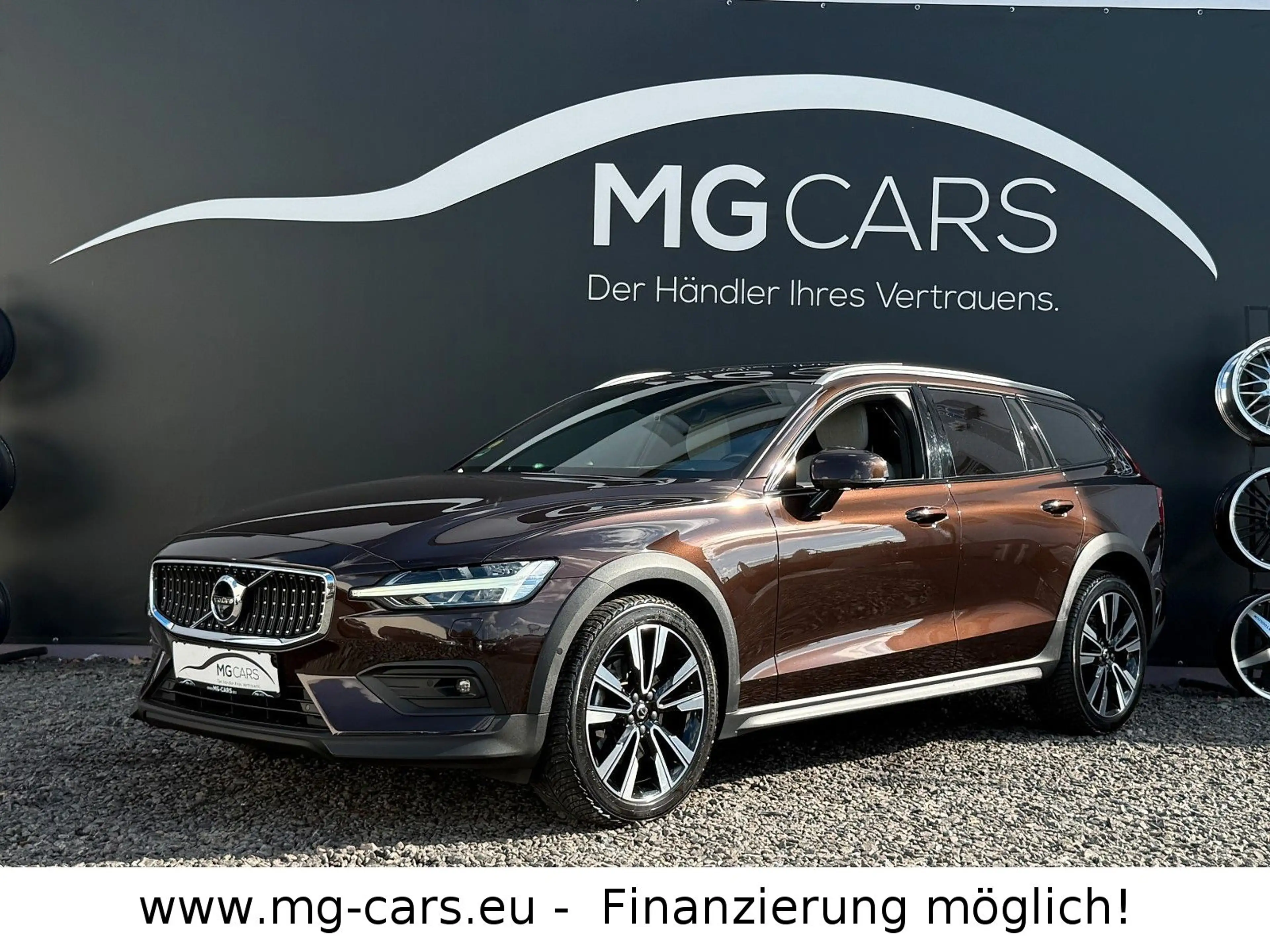 Volvo V60 Cross Country Pro AWD~HUD~360°KAM~B&W~Pano! — photo 6