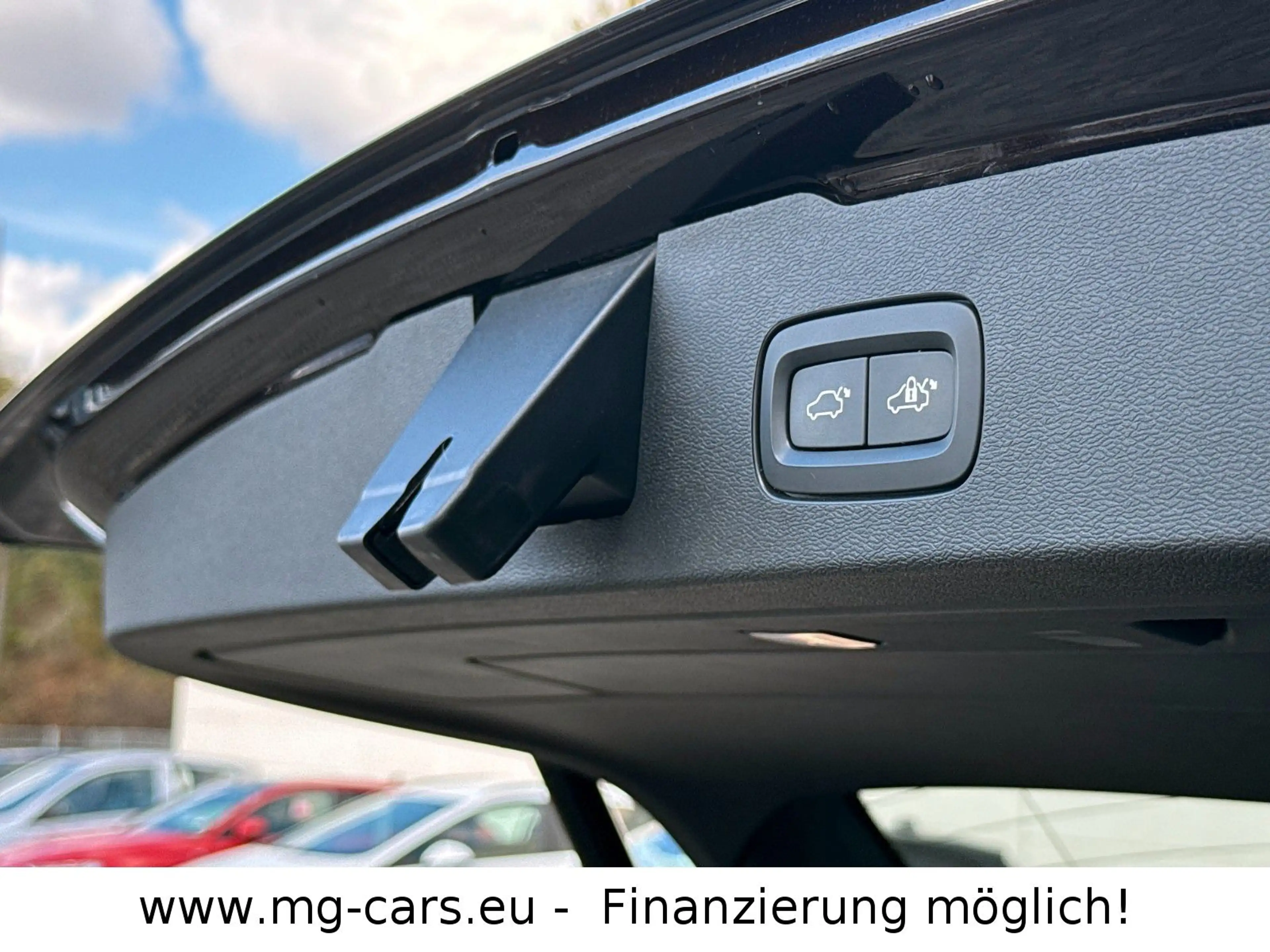 Volvo V60 Cross Country Pro AWD~HUD~360°KAM~B&W~Pano! — photo 14