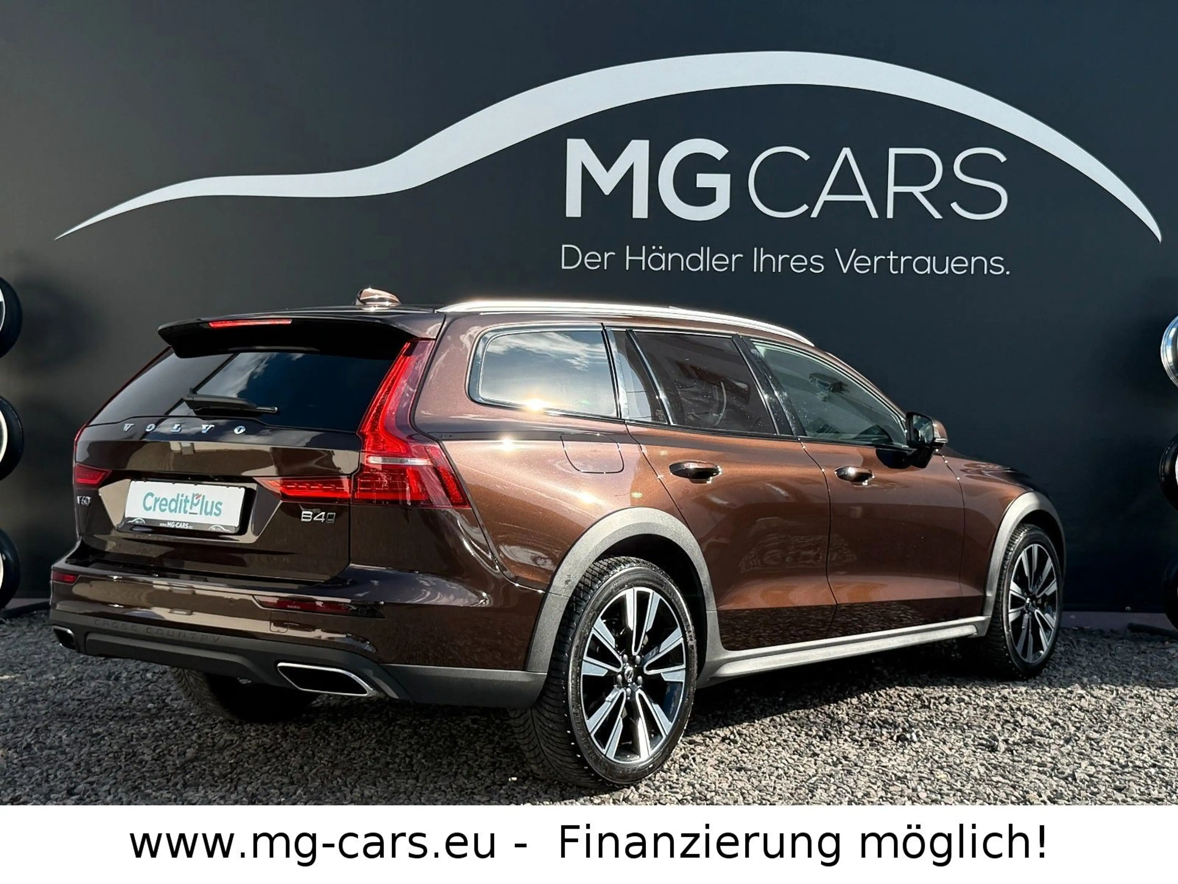 Volvo V60 Cross Country Pro AWD~HUD~360°KAM~B&W~Pano! — photo 7