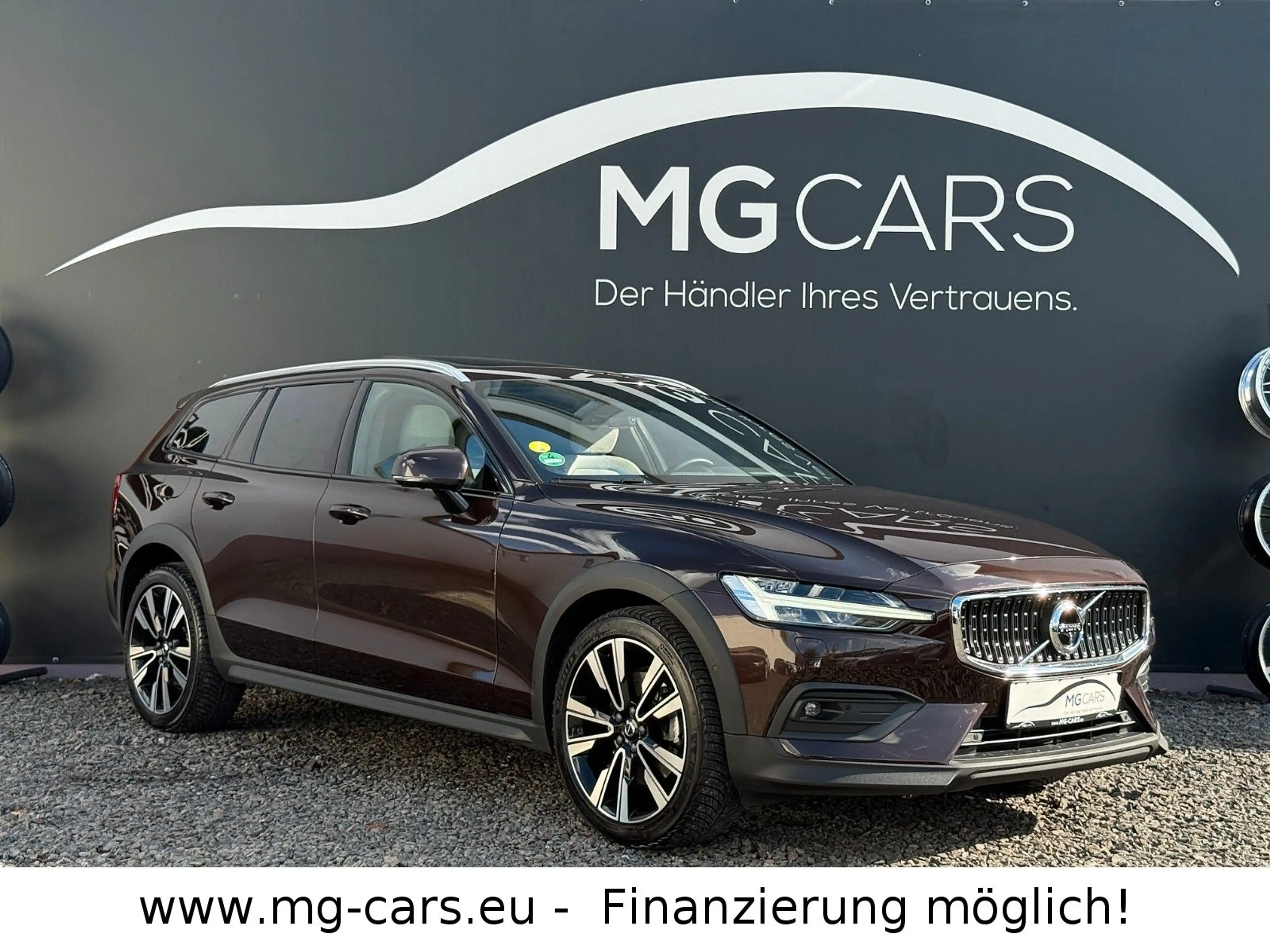 Volvo V60 Cross Country Pro AWD~HUD~360°KAM~B&W~Pano! — photo 2