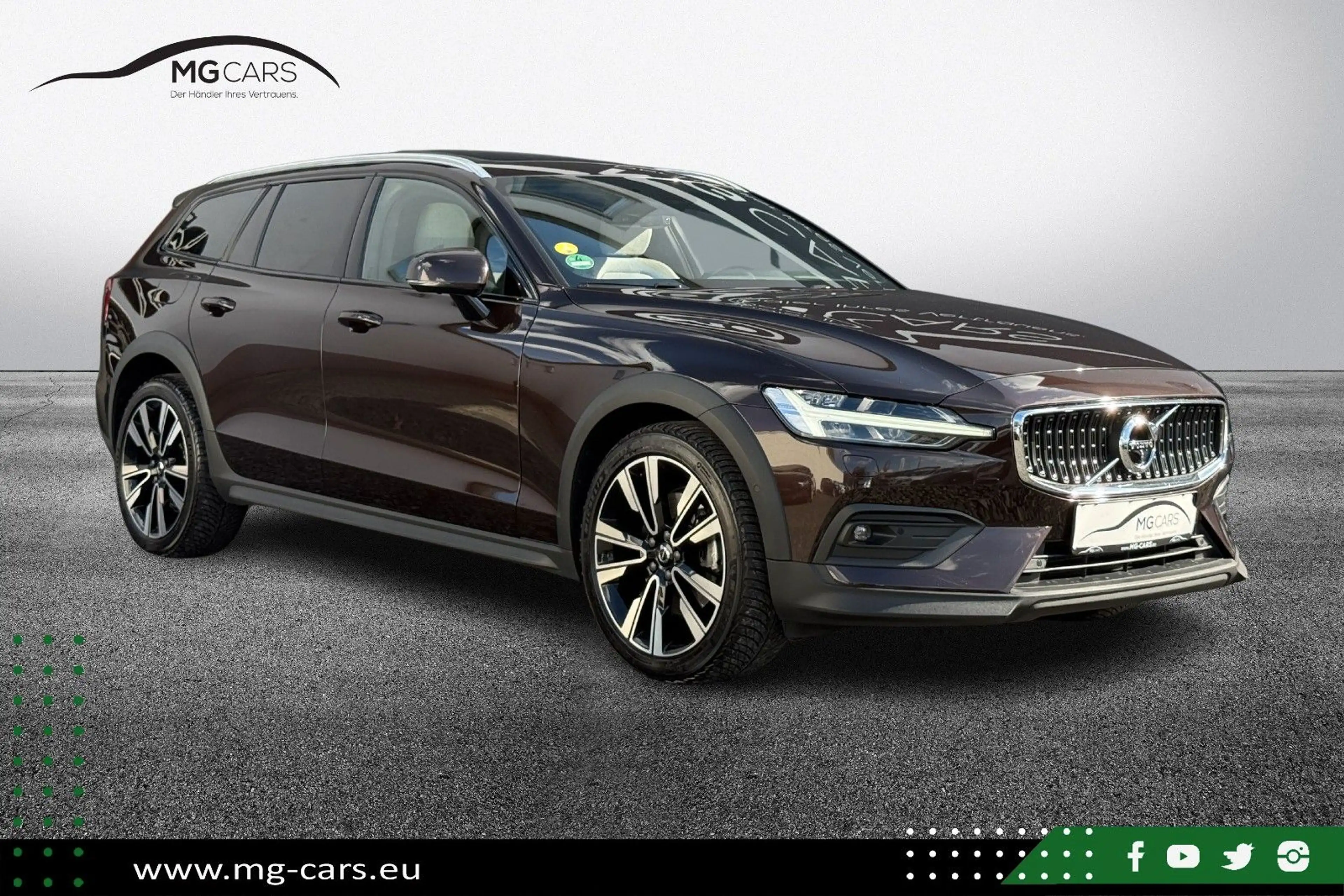 Volvo V60 Cross Country Pro AWD~HUD~360°KAM~B&W~Pano!
