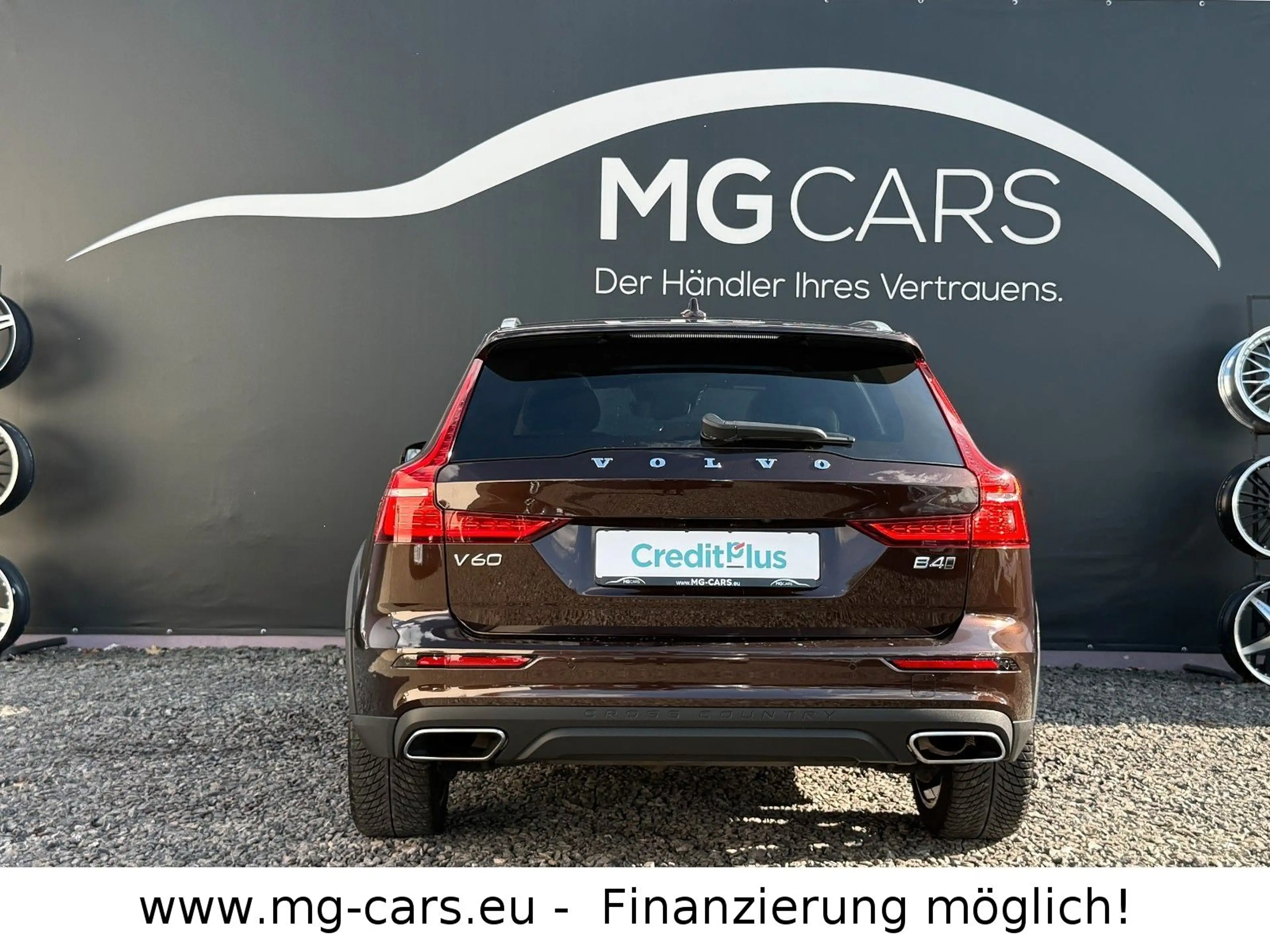 Volvo V60 Cross Country Pro AWD~HUD~360°KAM~B&W~Pano! — photo 8