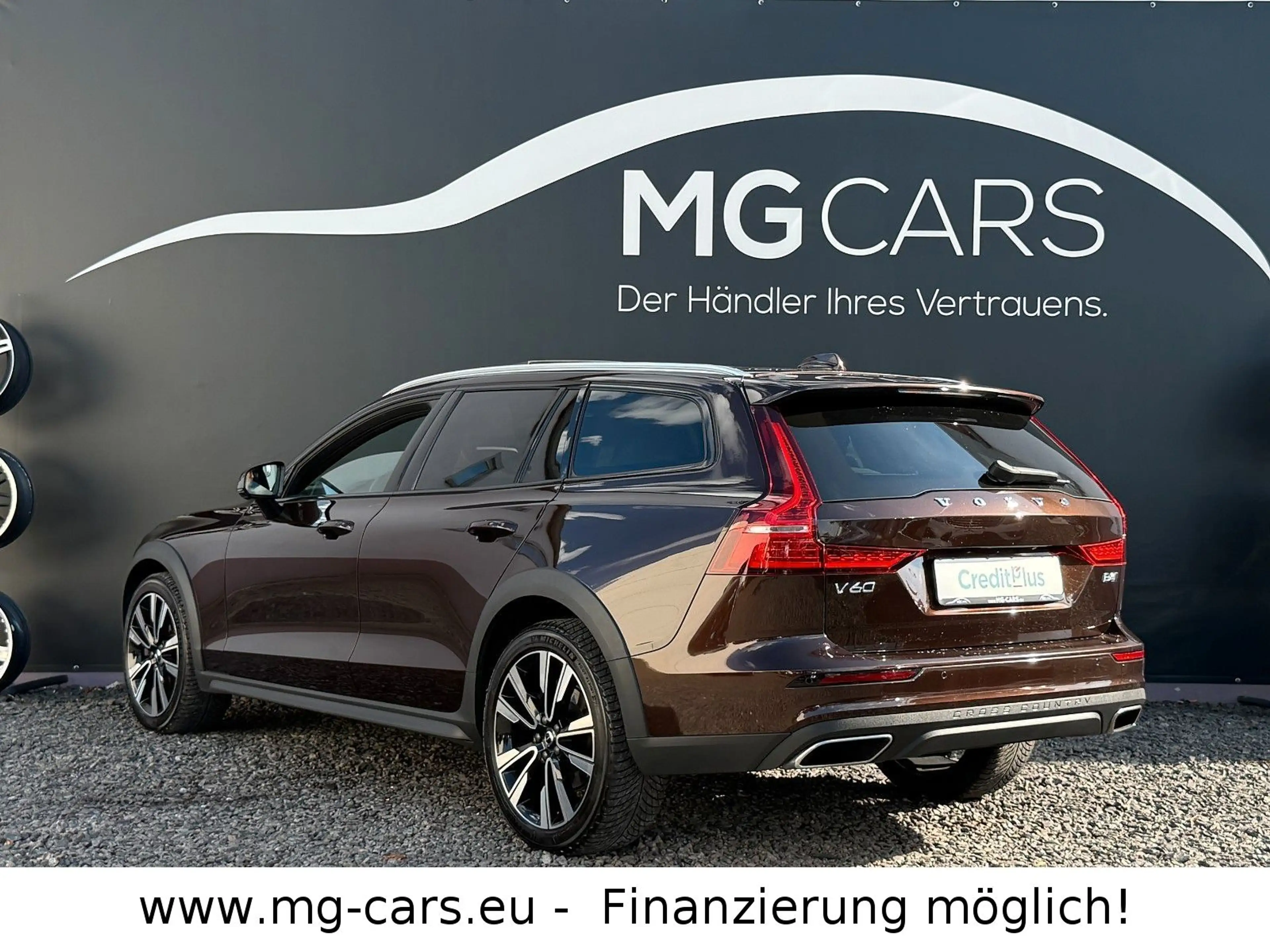 Volvo V60 Cross Country Pro AWD~HUD~360°KAM~B&W~Pano! — photo 9