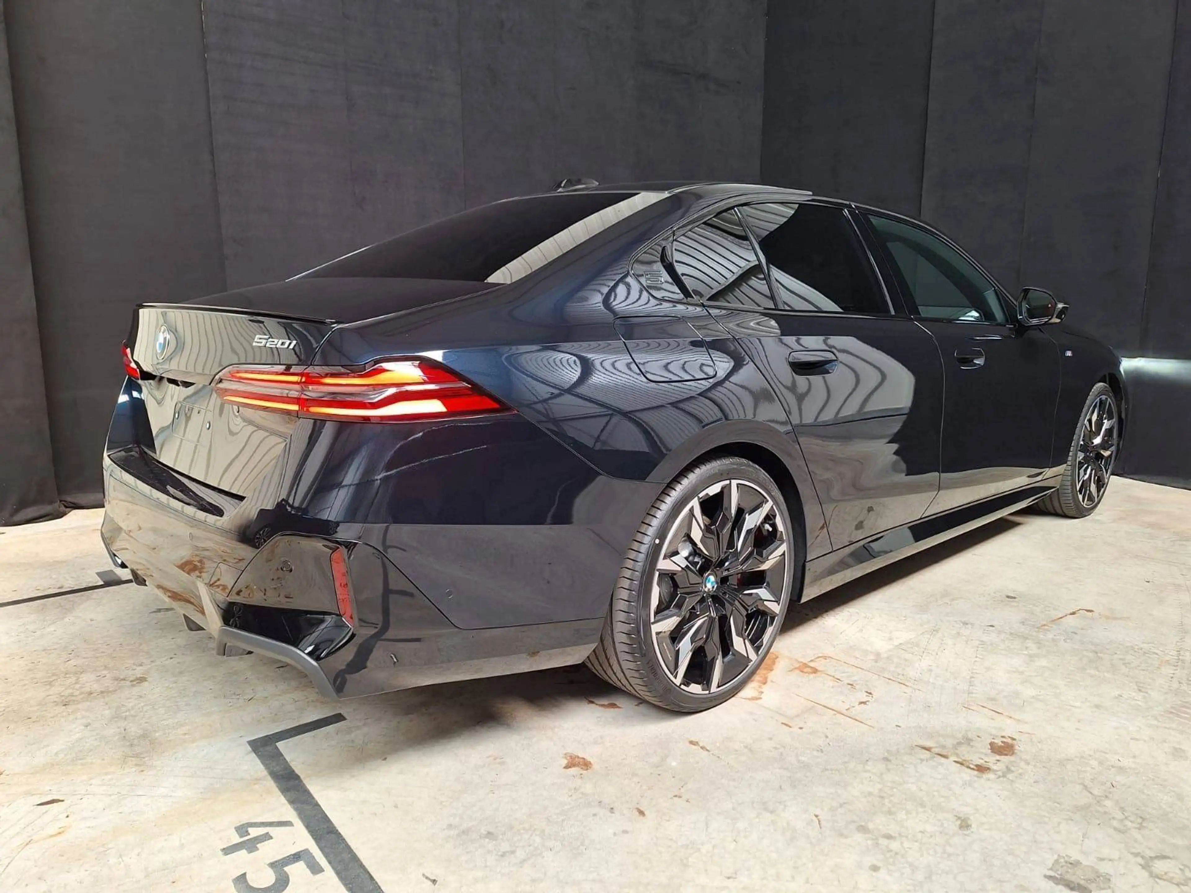BMW 520 i 520i M Sport Pano — photo 3