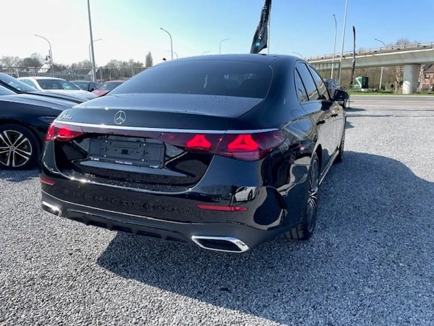 Mercedes-Benz E 300 Berline E 300e AMG Line Zwart - 2