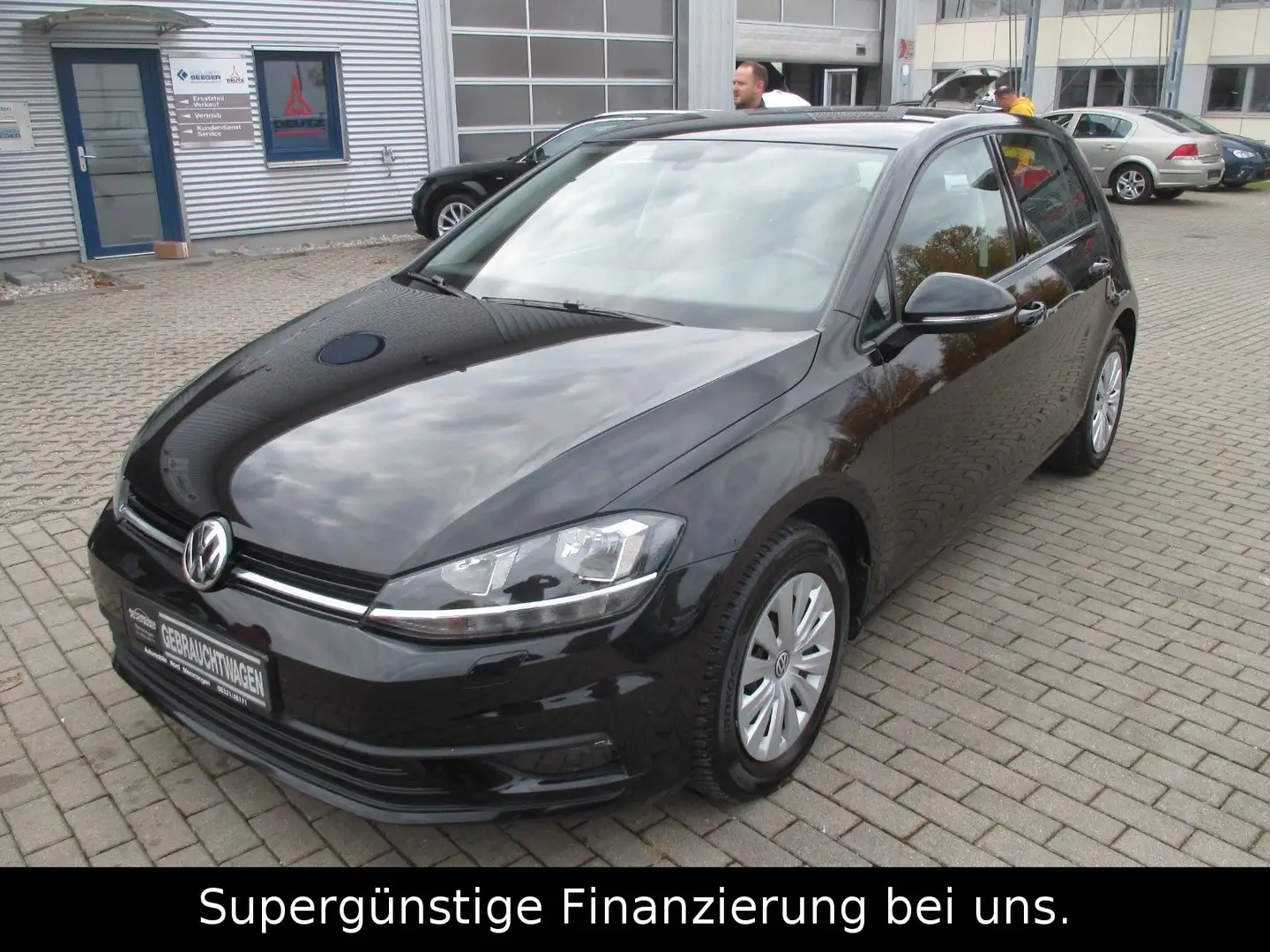 Volkswagen Golf VII Lim. Trendline BMT,KLIMA,GARANTIE,BLUET Noir - 1