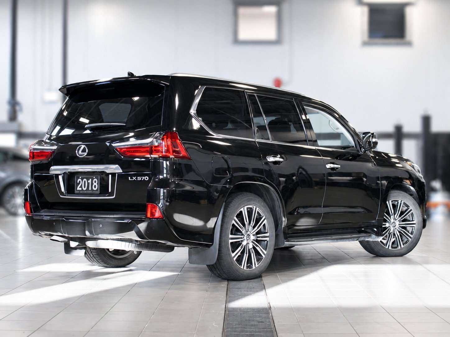 2018 Lexus LX Executive — снимка 2