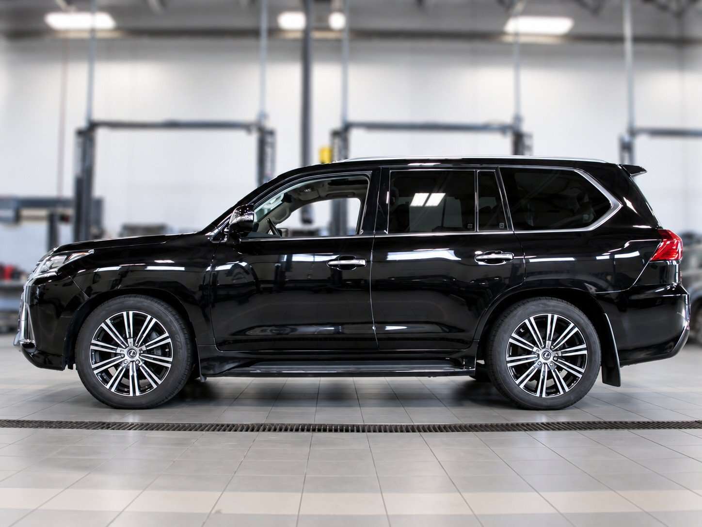 2018 Lexus LX Executive — снимка 3
