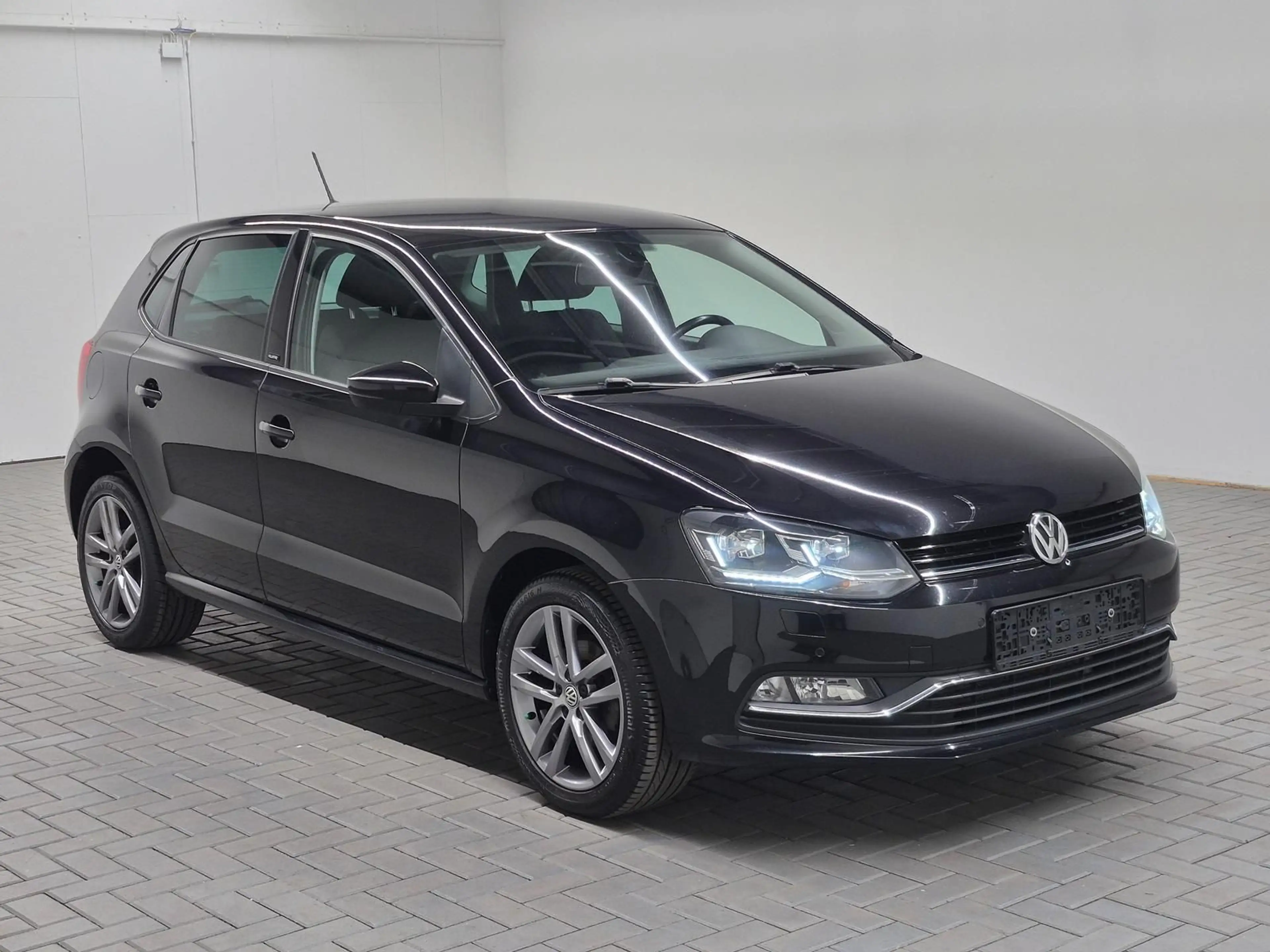 Volkswagen Polo Allstar LED/SHZ/PDC/Radio/Klima/16-LM — photo 6