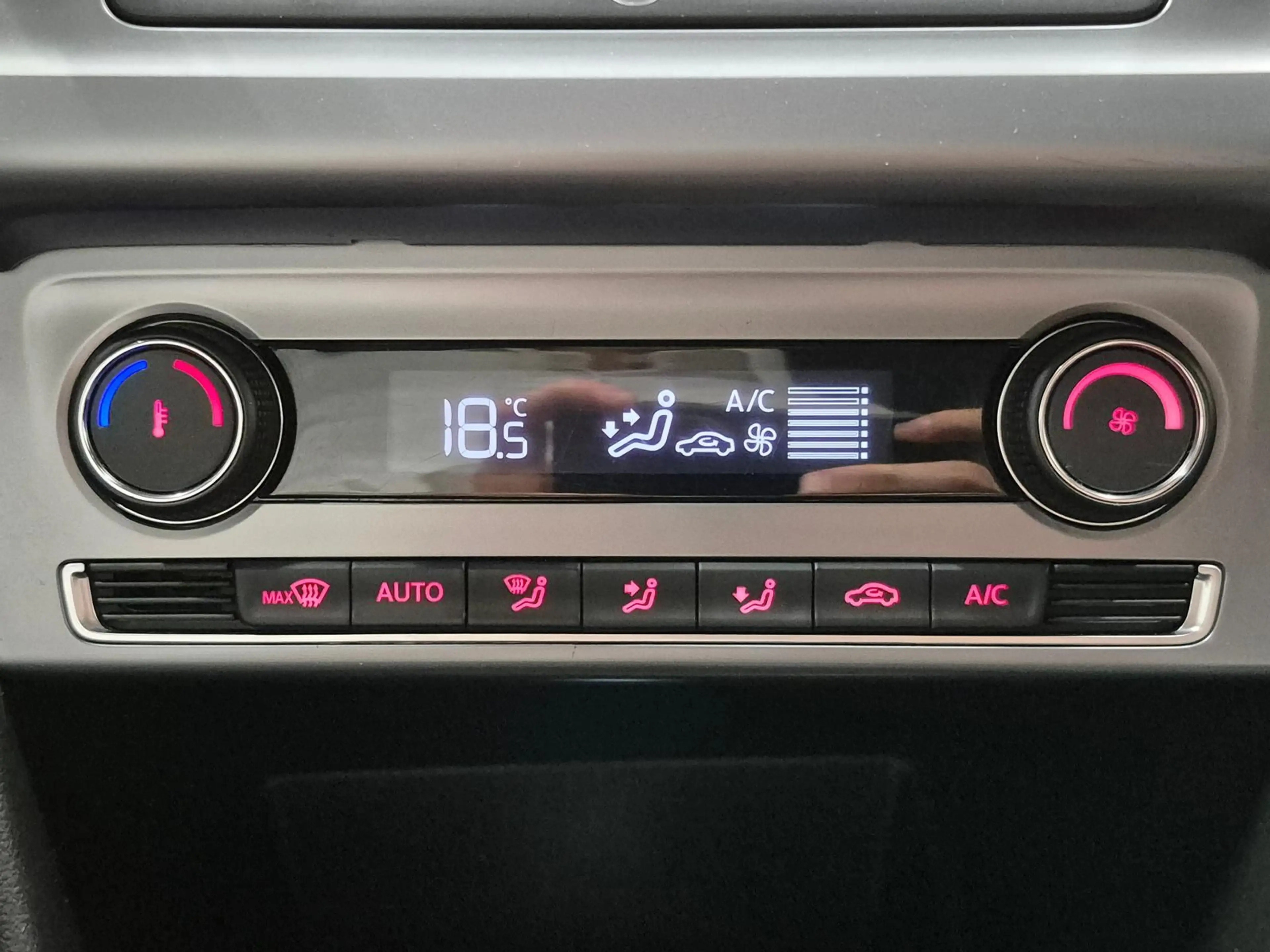 Volkswagen Polo Allstar LED/SHZ/PDC/Radio/Klima/16-LM — photo 15