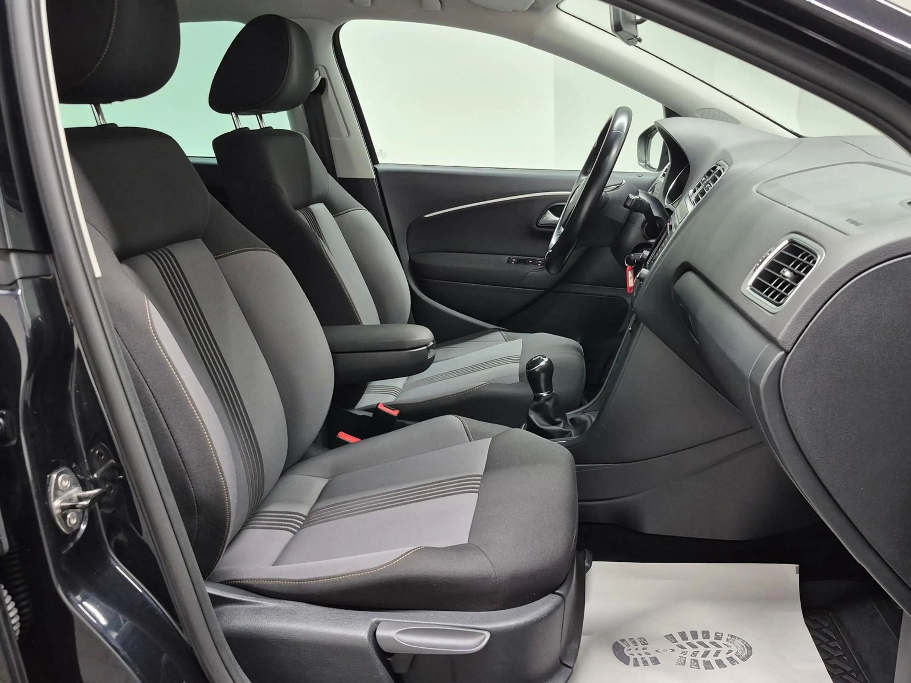 Volkswagen Polo Allstar LED/SHZ/PDC/Radio/Klima/16-LM — photo 10