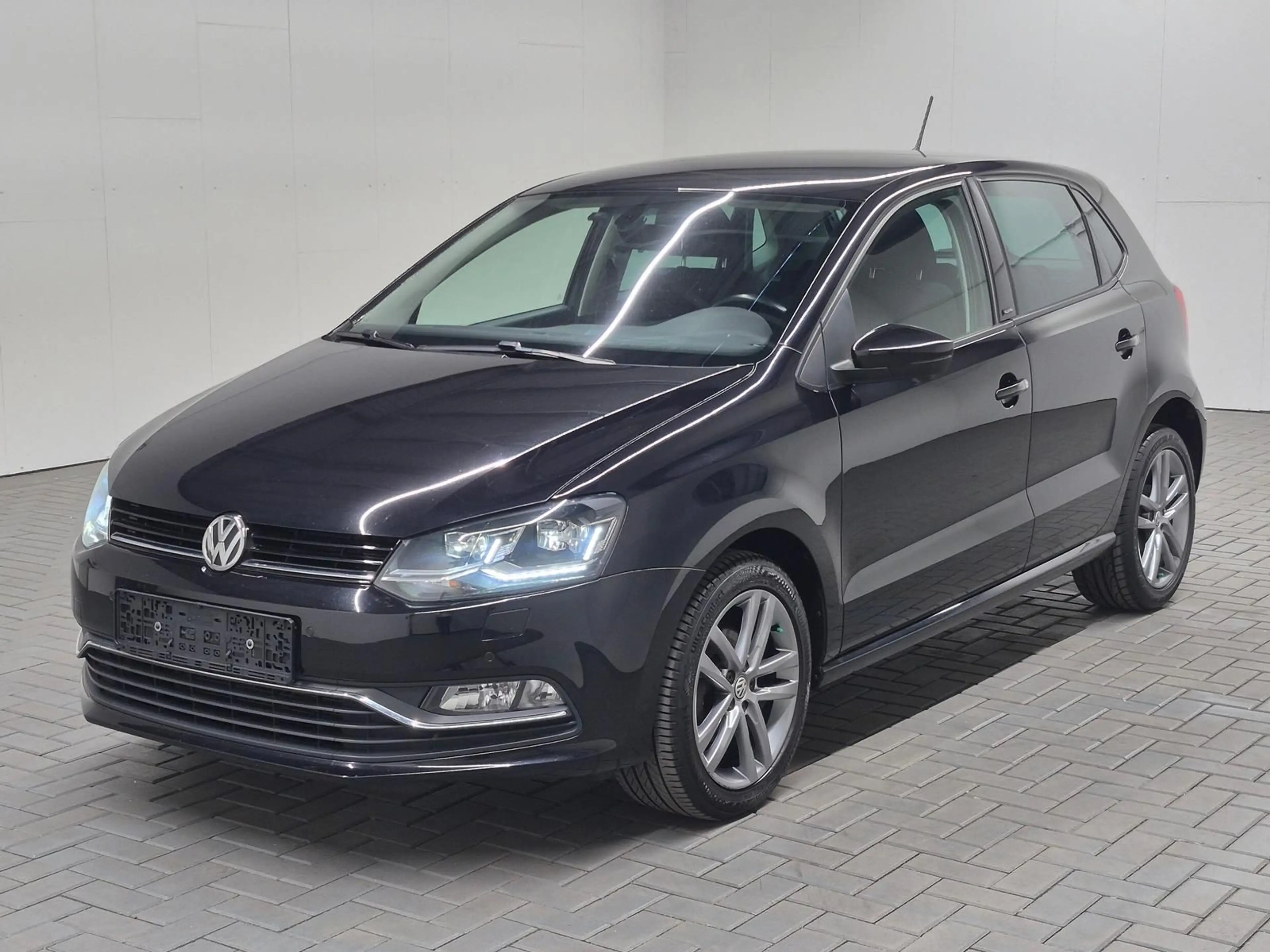 Volkswagen Polo Allstar LED/SHZ/PDC/Radio/Klima/16-LM