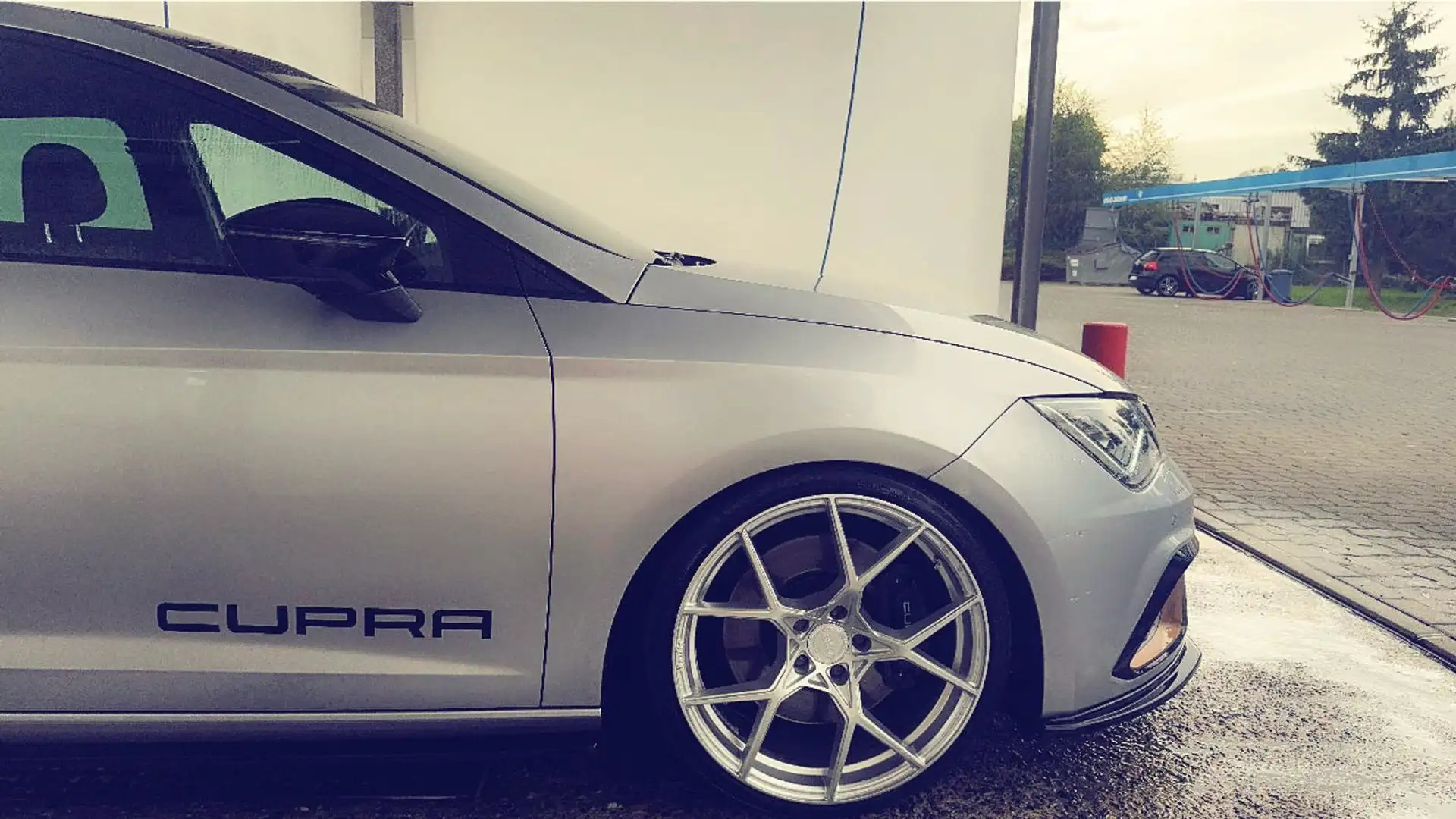 SEAT Leon 2.0 TSI Start&Stop DSG Cupra 300 Silber - 2