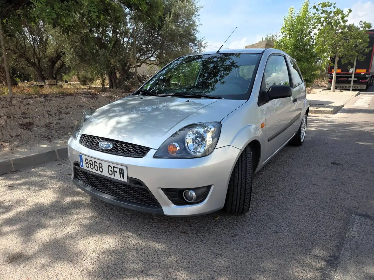 Ford Fiesta Fiesta 1.6TDCI Sport Sport Plateado - 1