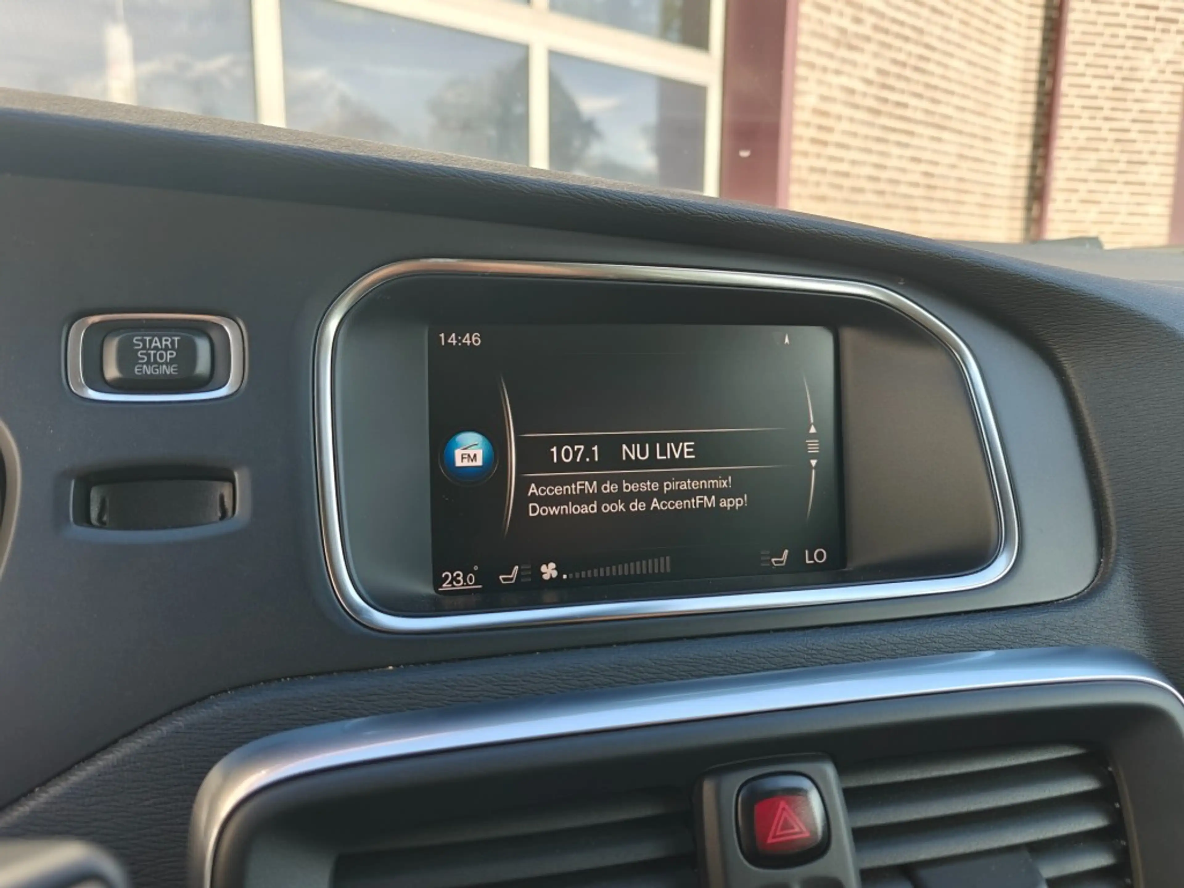 Volvo V40 1.5 t2 Nordic+ TrekhaakAutomaatAll seasonsPrijs al — photo 15