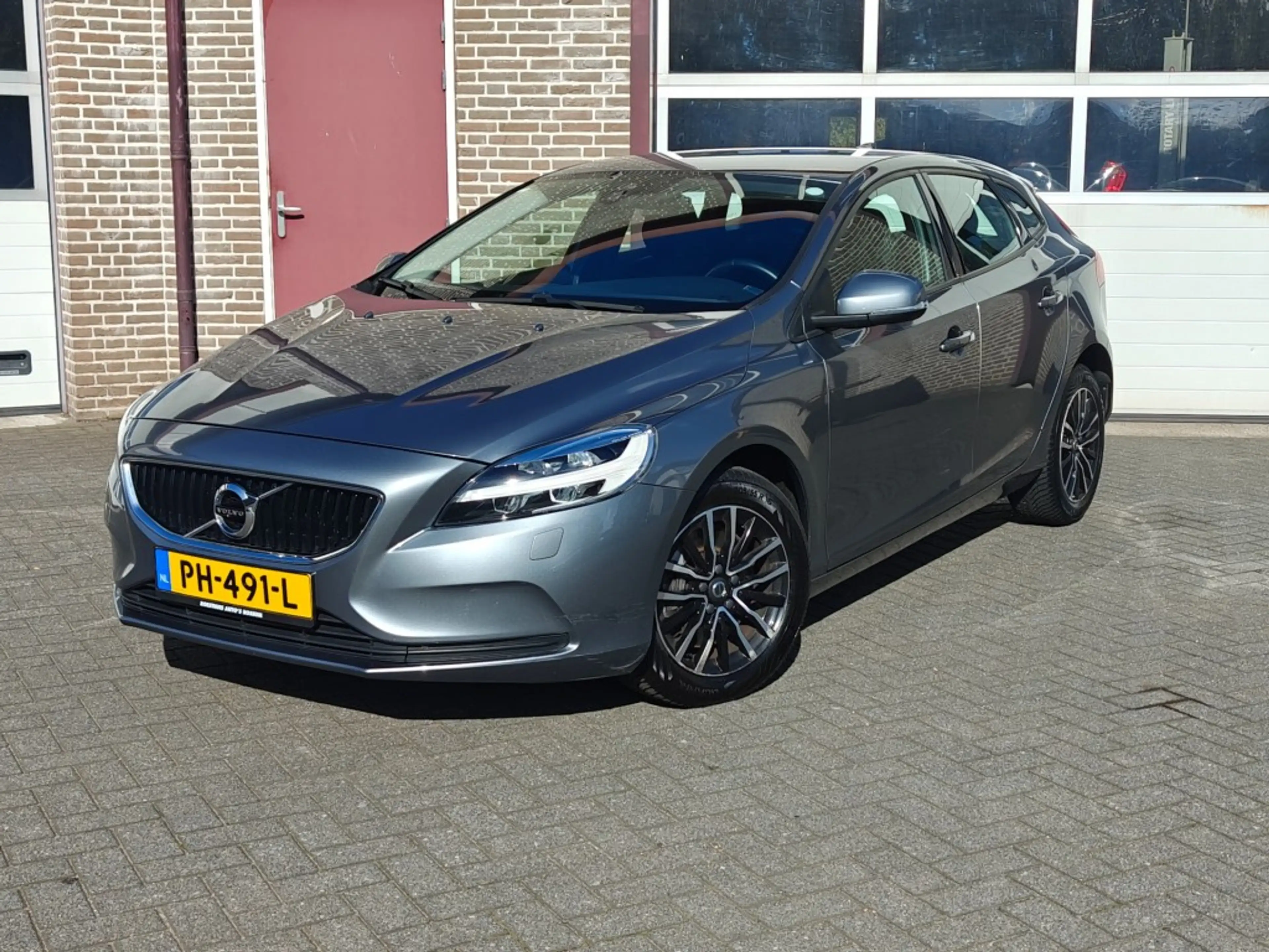 Volvo V40 1.5 t2 Nordic+ TrekhaakAutomaatAll seasonsPrijs al