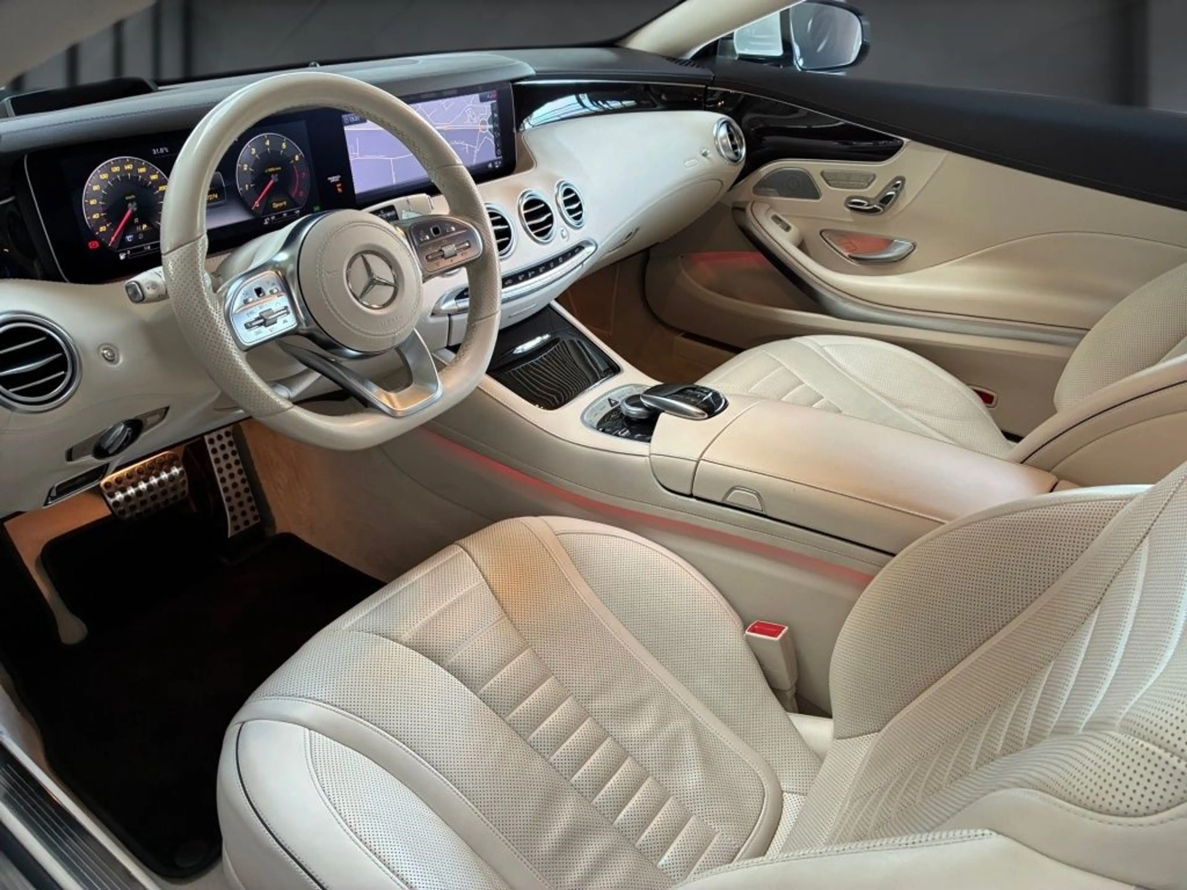 Mercedes-Benz S 560 4MATIC Coupé AMG+MEMORY+360°+PANO+BURM. — photo 6