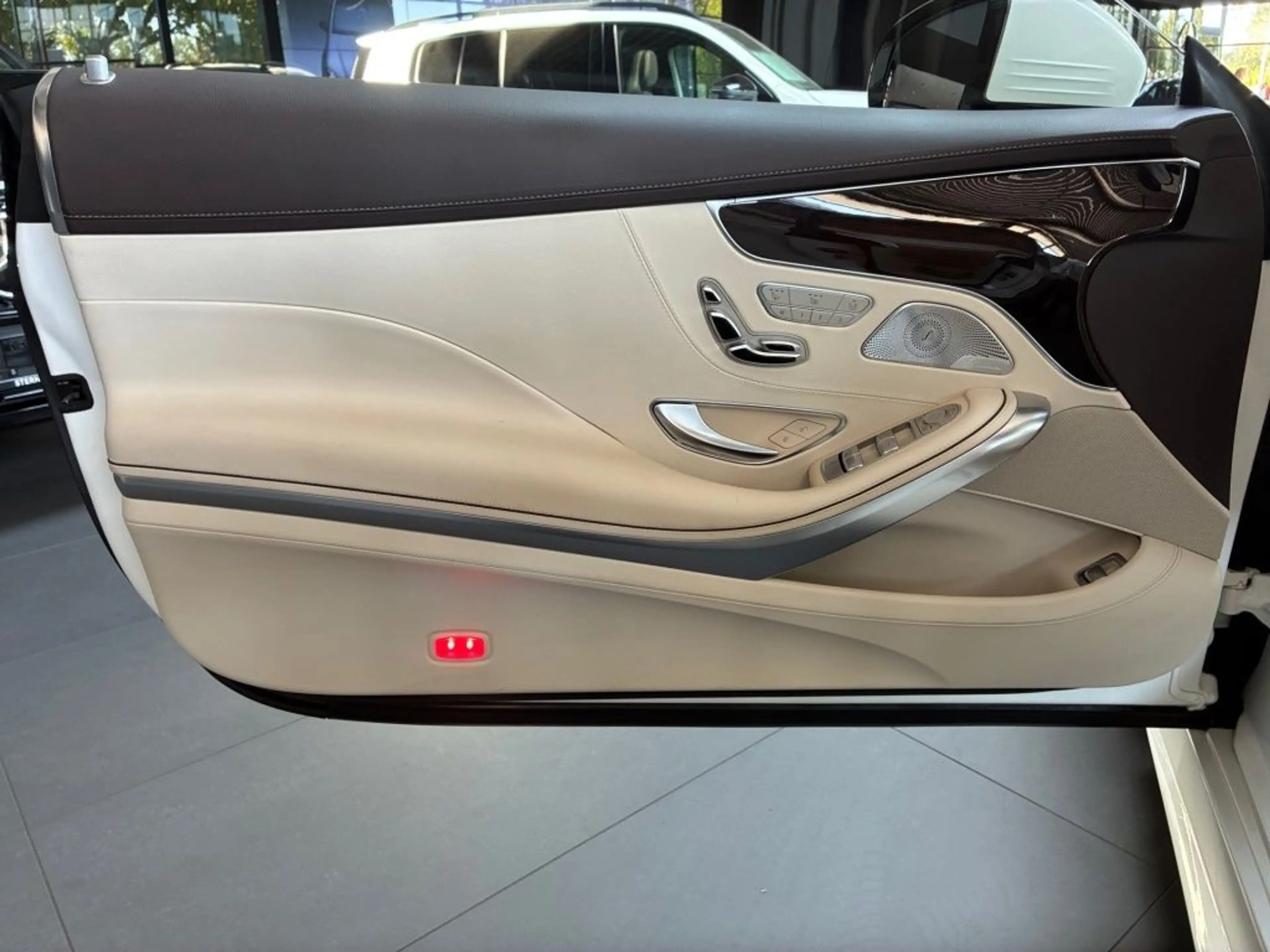 Mercedes-Benz S 560 4MATIC Coupé AMG+MEMORY+360°+PANO+BURM. — photo 5