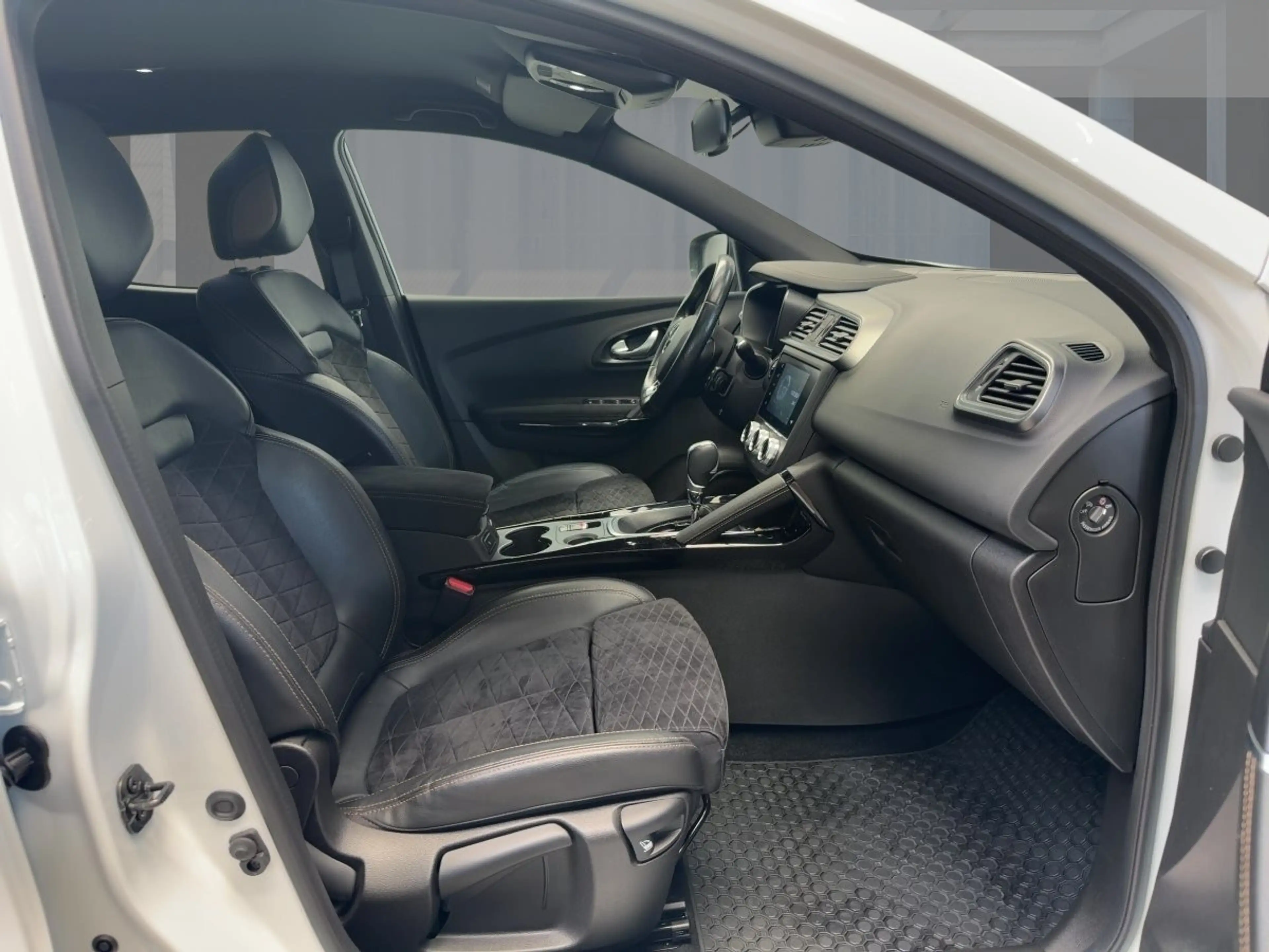 Renault Kadjar Black Edition TCe 160 EDC — photo 8