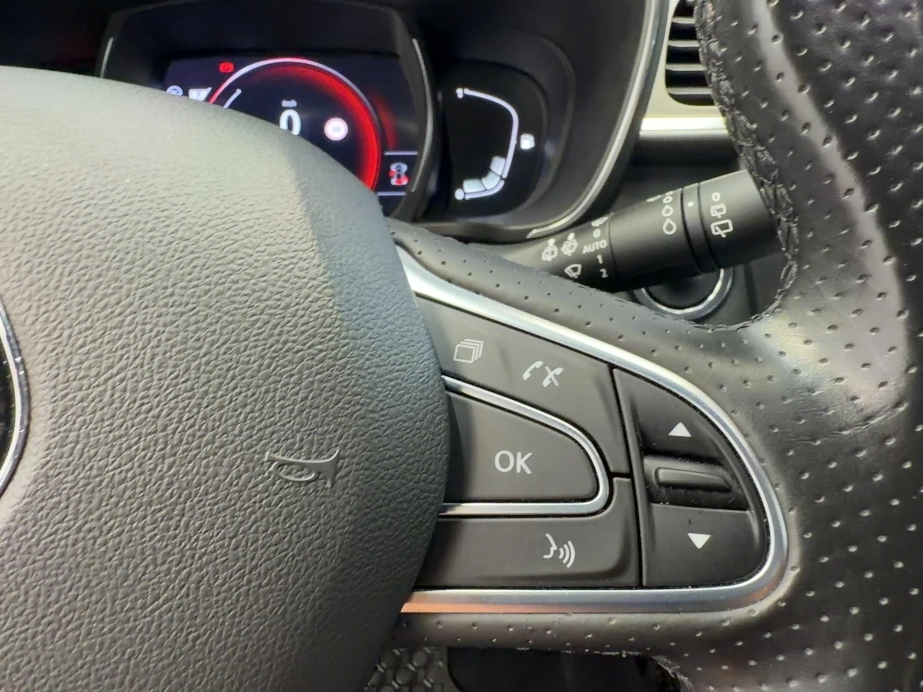 Renault Kadjar Black Edition TCe 160 EDC — photo 13