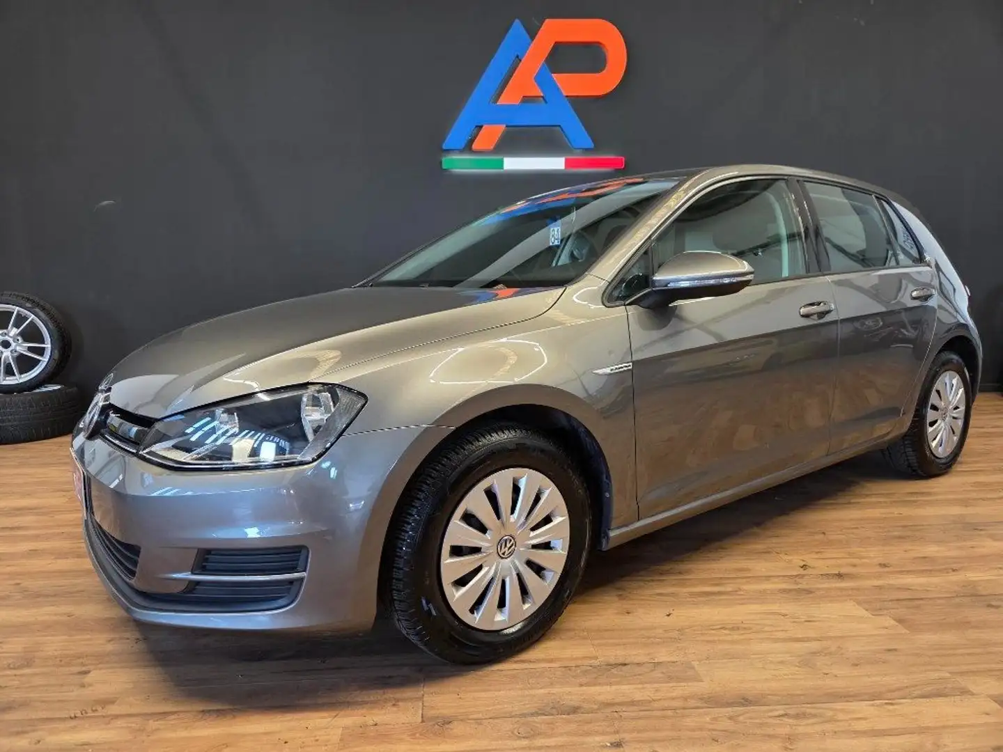 Volkswagen Golf 1.4 TGI 5p. Trendline BlueMotion Grigio - 1