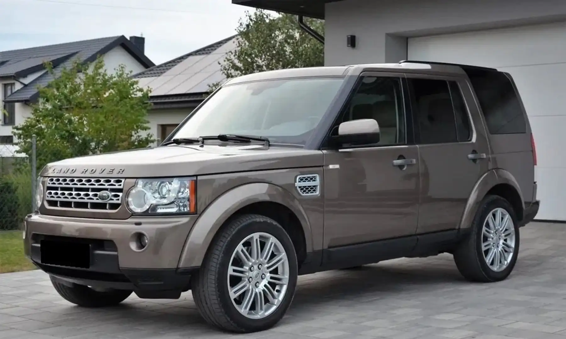 Land Rover Discovery SD V6 HSE Braun - 2