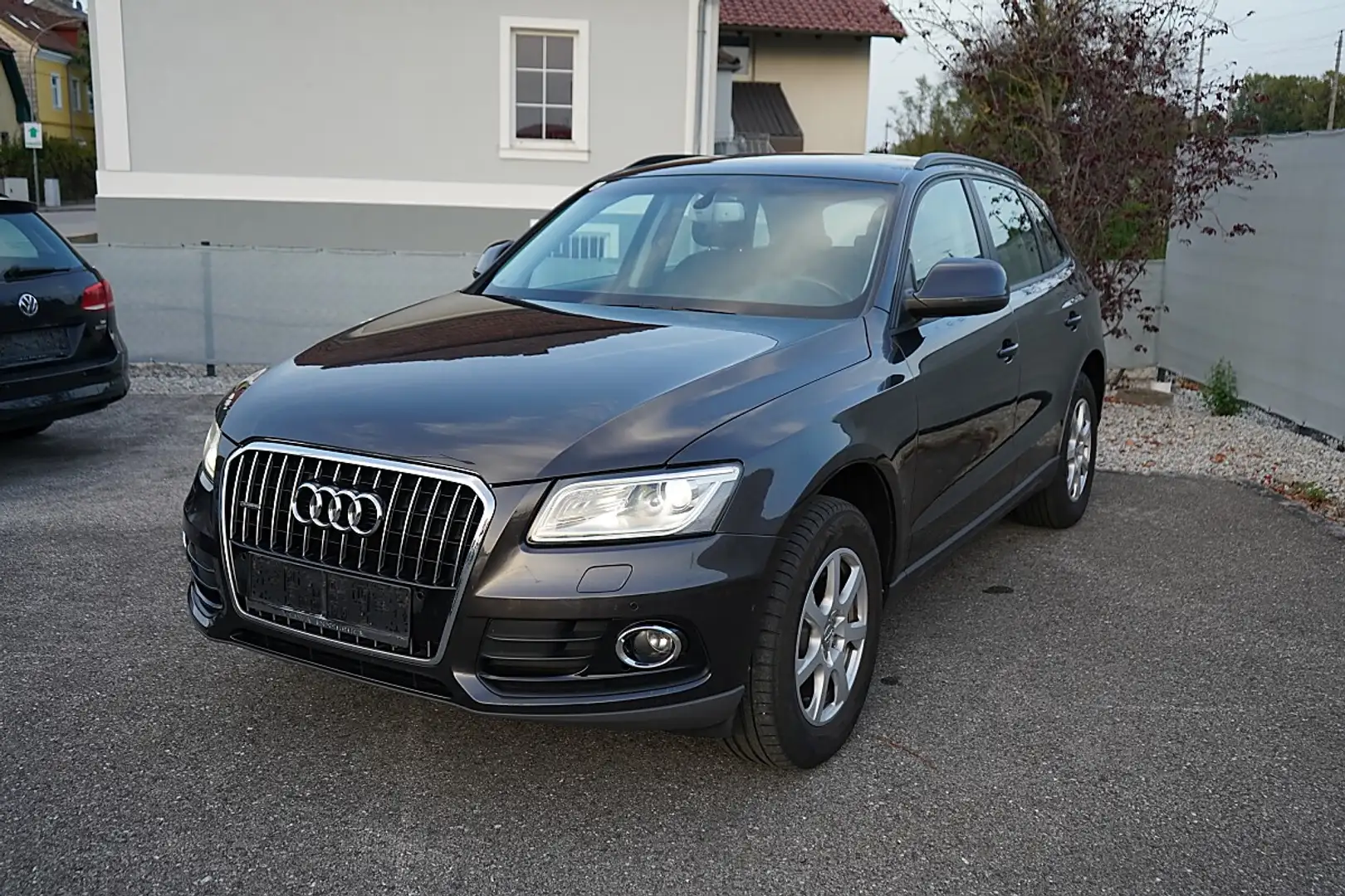 Audi Q5 2,0 TDI quattro DPF S-tronic Grau - 1