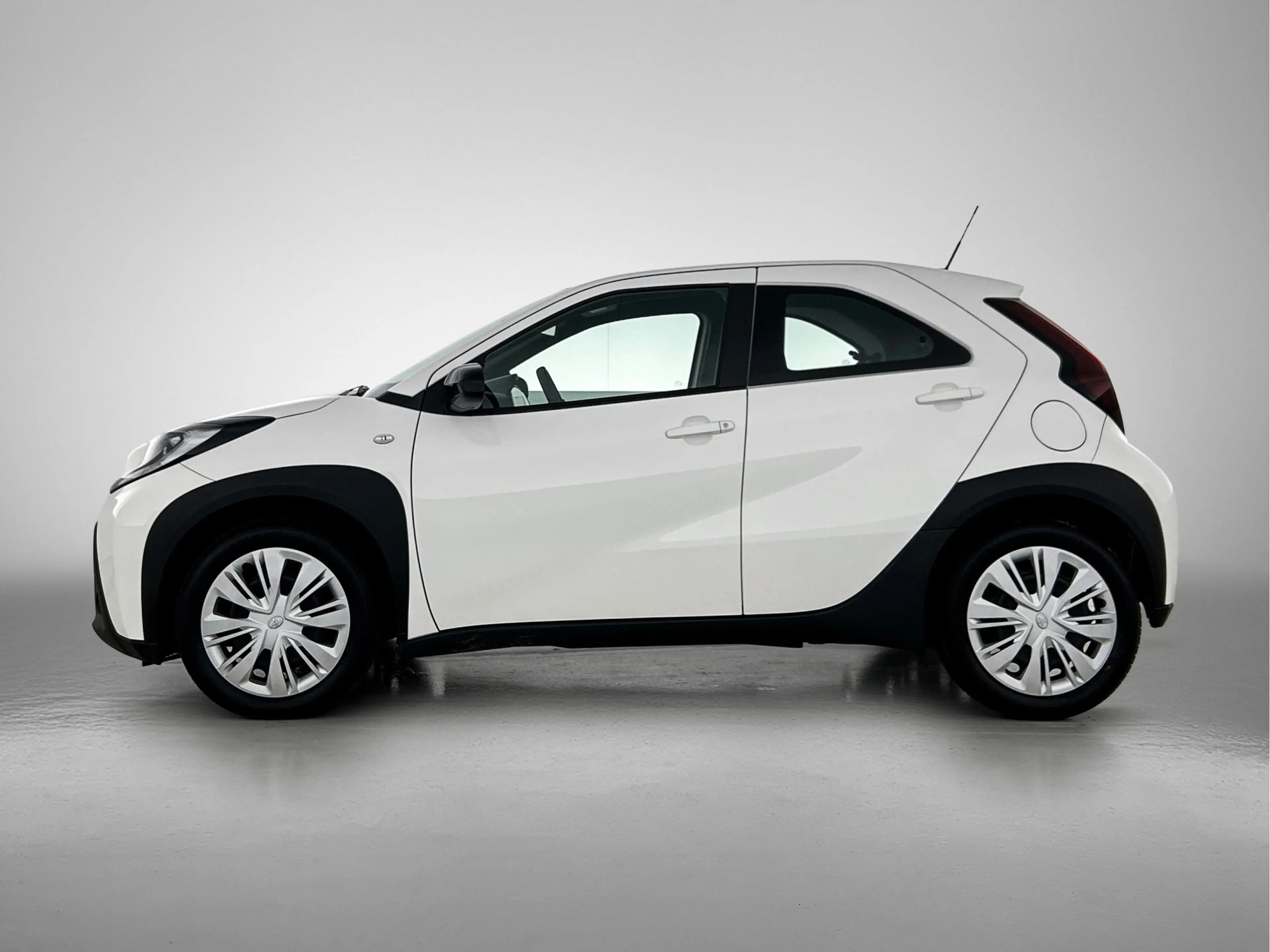 Toyota Aygo X 1.0 VVT-i MT Play | BTW voertuig | Apple CarPlay/A — photo 3