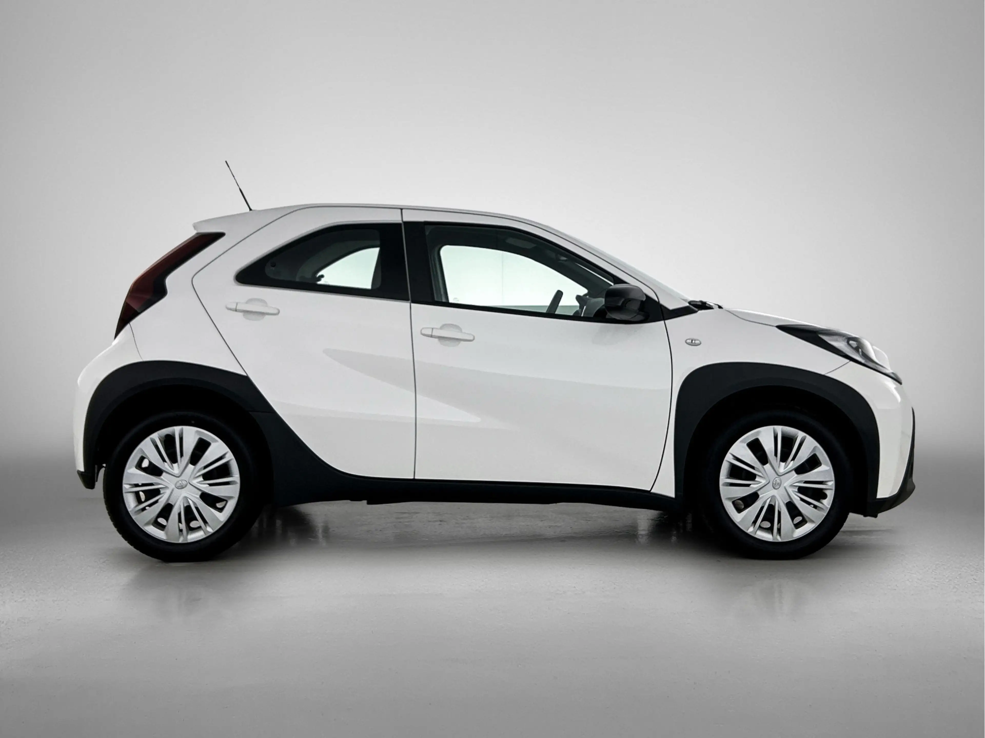 Toyota Aygo X 1.0 VVT-i MT Play | BTW voertuig | Apple CarPlay/A — photo 12