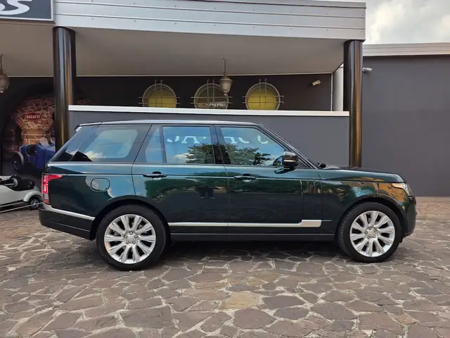 Land Rover Range Rover view 2