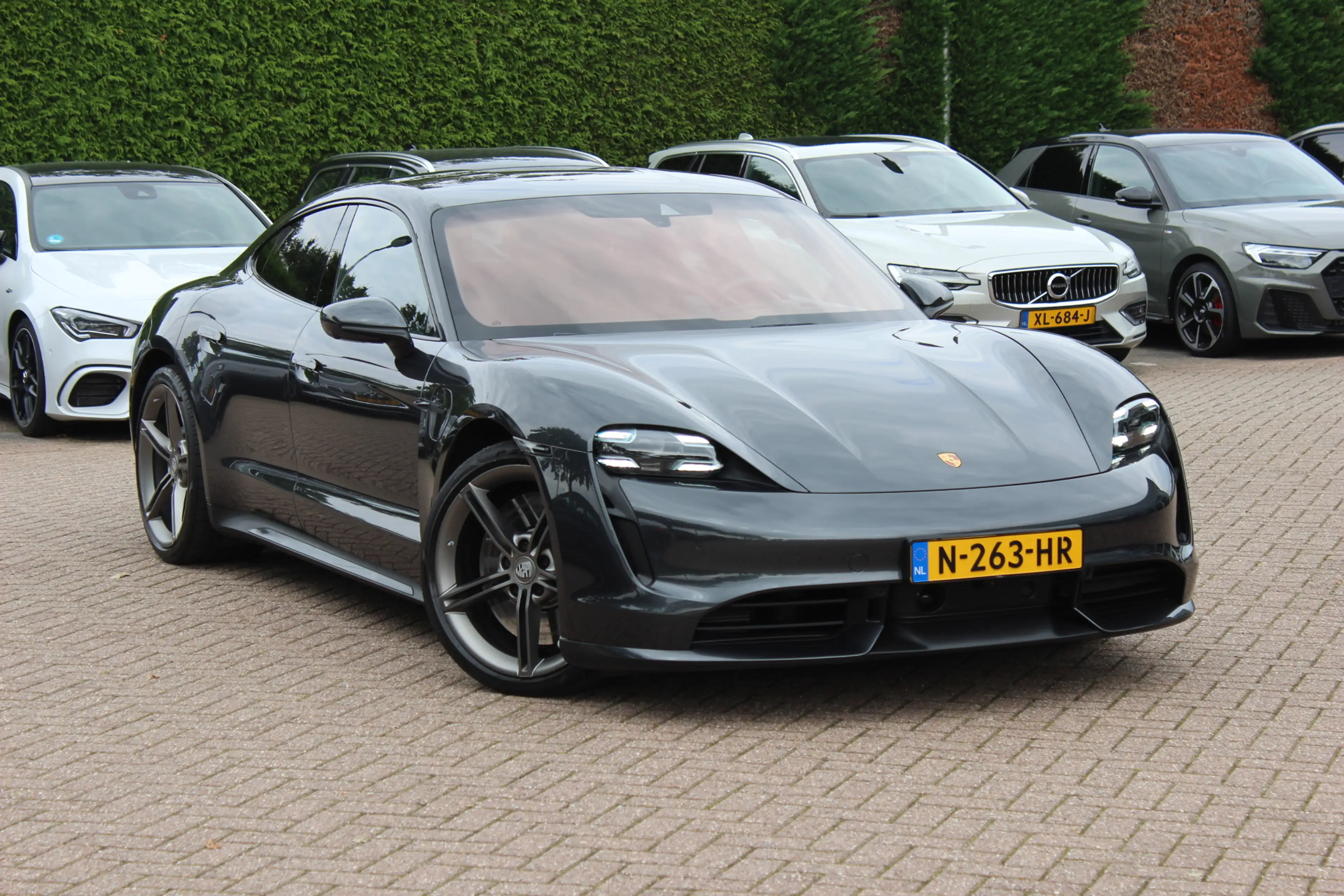 Porsche Taycan Turbo 93 kWh / 360Camera / Passenger Display / Ach — photo 38
