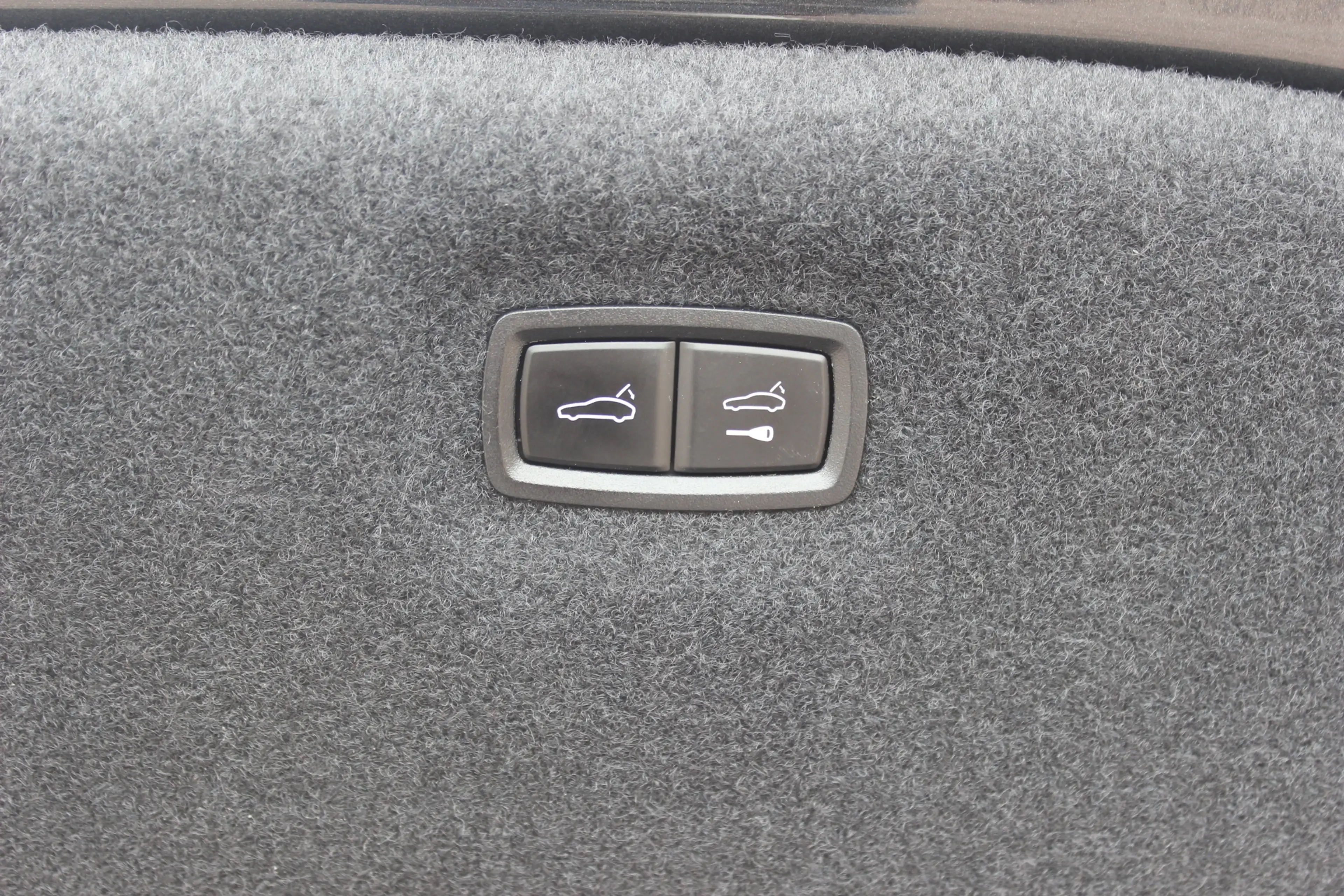 Porsche Taycan Turbo 93 kWh / 360Camera / Passenger Display / Ach — photo 36