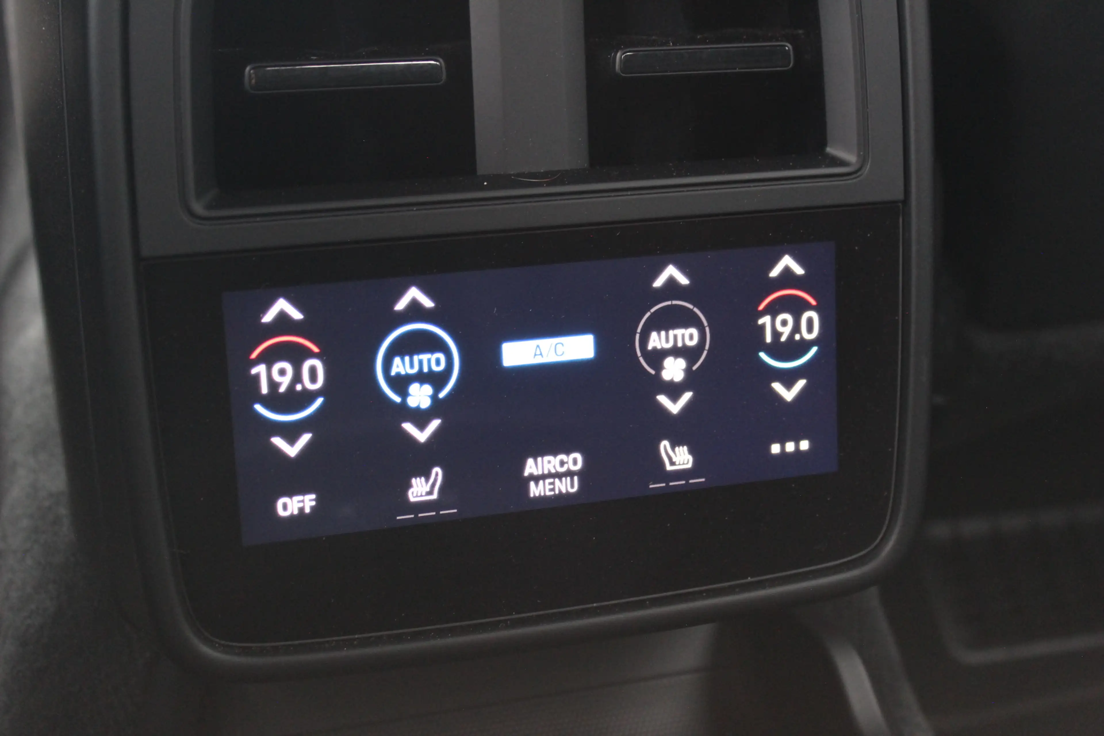 Porsche Taycan Turbo 93 kWh / 360Camera / Passenger Display / Ach — photo 30