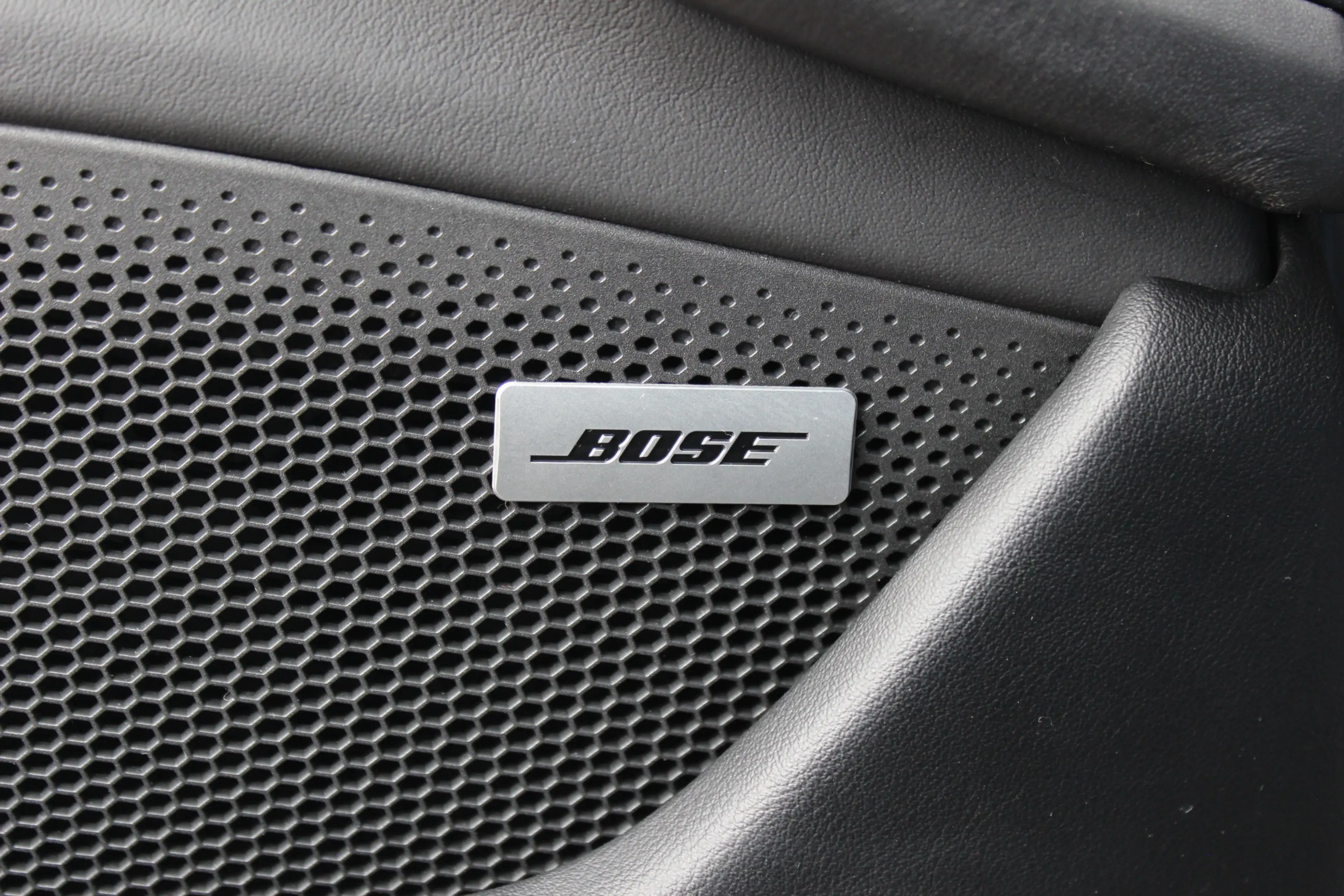 Porsche Taycan Turbo 93 kWh / 360Camera / Passenger Display / Ach — photo 29