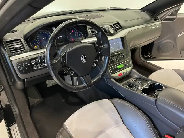 Maserati Granturismo view 15