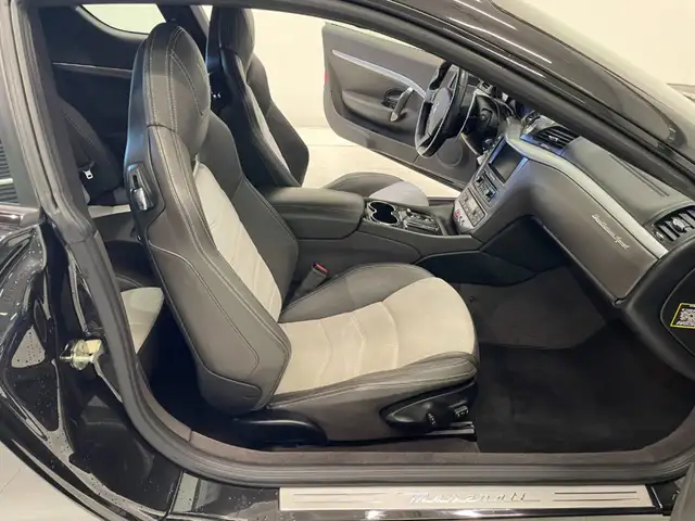 Maserati Granturismo view 10