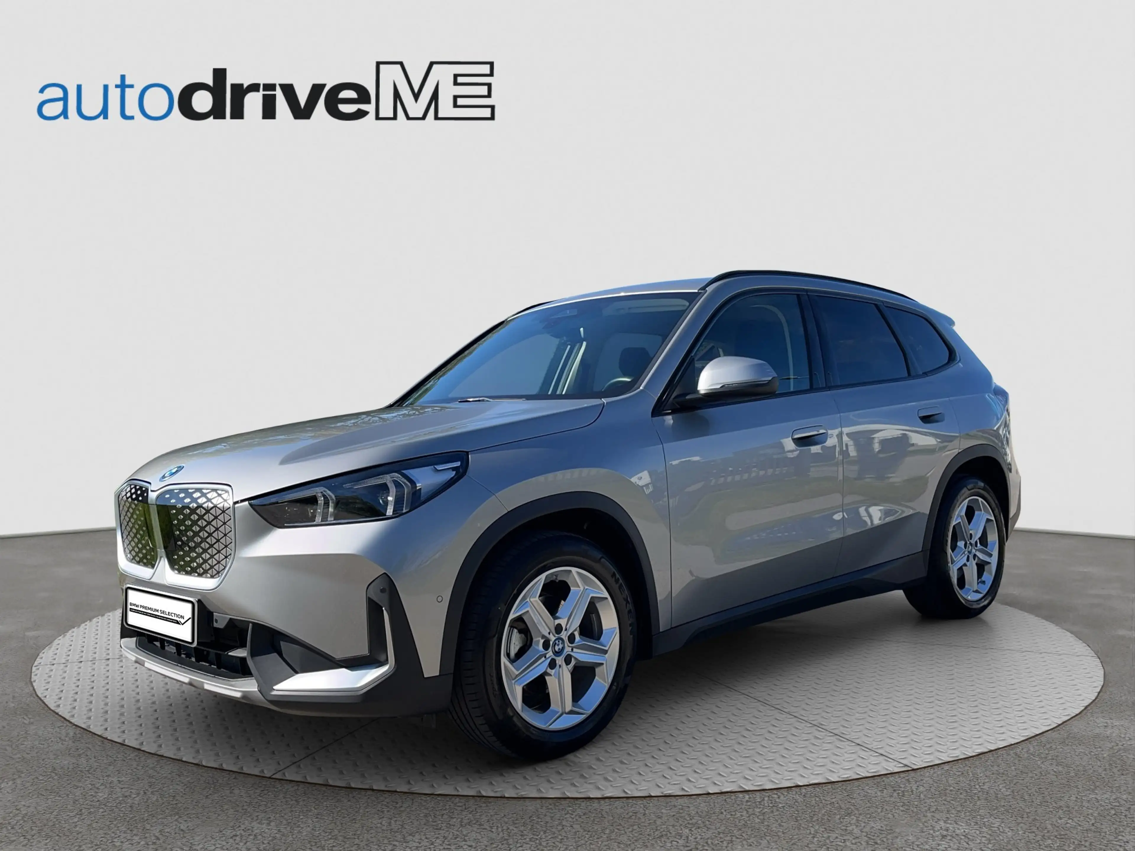 BMW iX1 eDrive 20 KAM LED ACC Kam. SHZ AHK AUT LM — photo 2