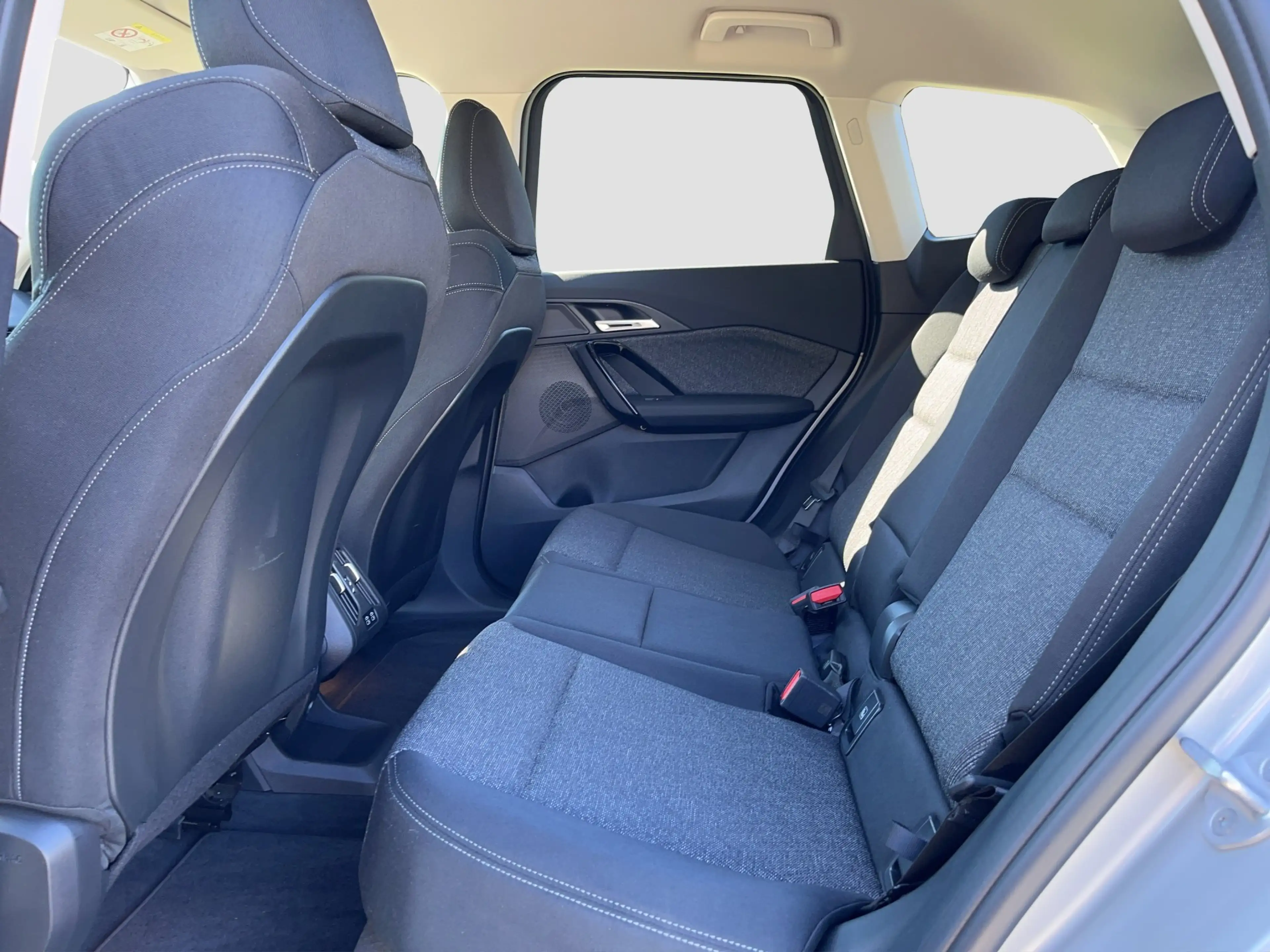BMW iX1 eDrive 20 KAM LED ACC Kam. SHZ AHK AUT LM — photo 14