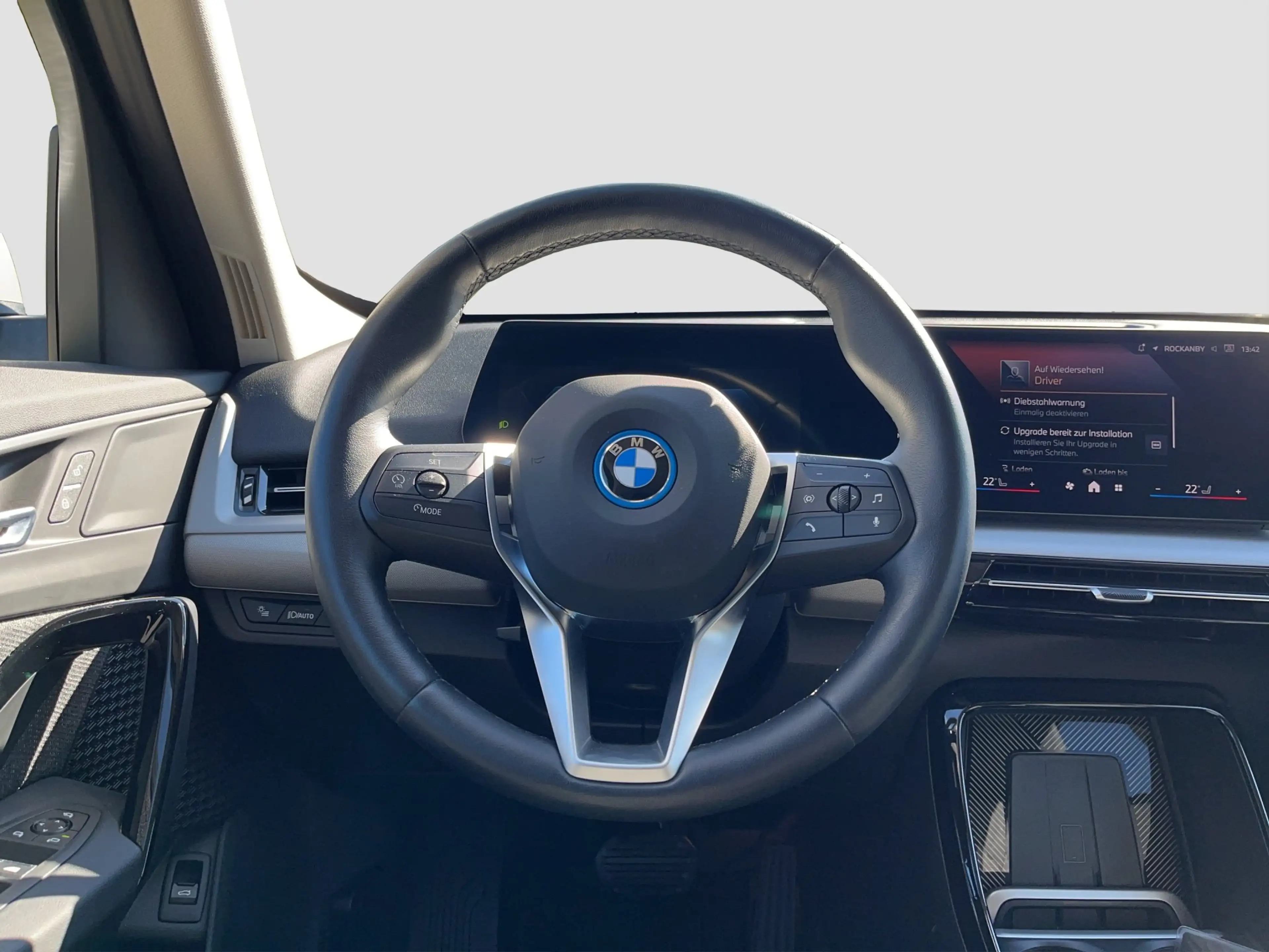 BMW iX1 eDrive 20 KAM LED ACC Kam. SHZ AHK AUT LM — photo 11